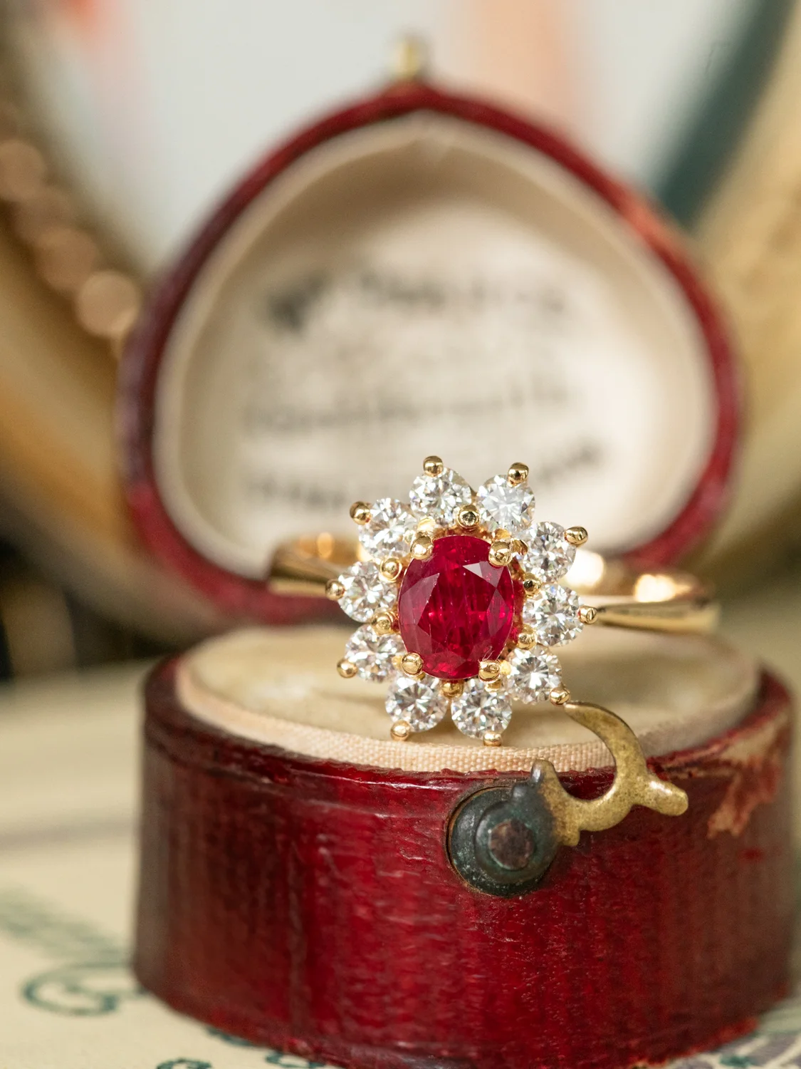 LA MARIANNA, sublime et romantique bague Marguerite vintage en rubis & diamants scintillants 💫