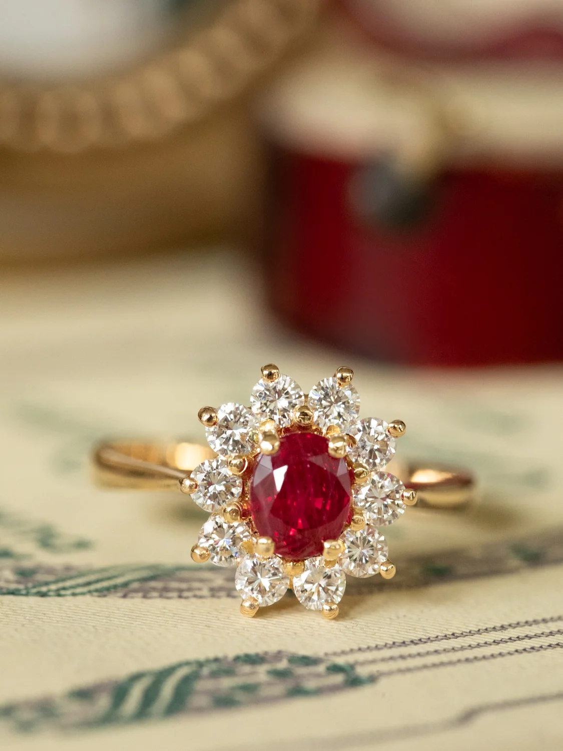 LA MARIANNA, sublime et romantique bague Marguerite vintage en rubis & diamants scintillants 💫