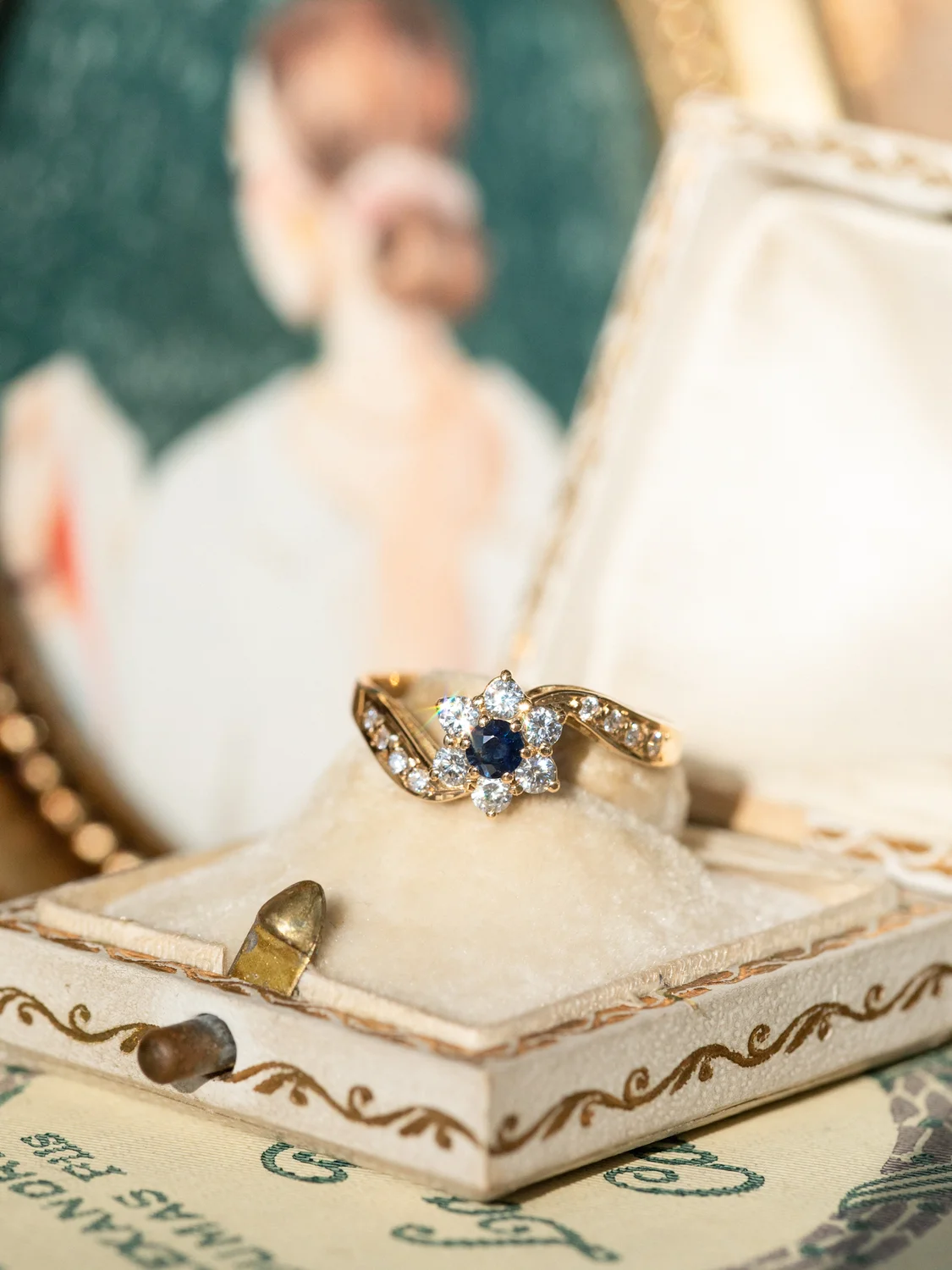 LA MÉLINE, sublime et étincelante bague Marguerite vintage en or 18 carats, saphir et oxydes 💫