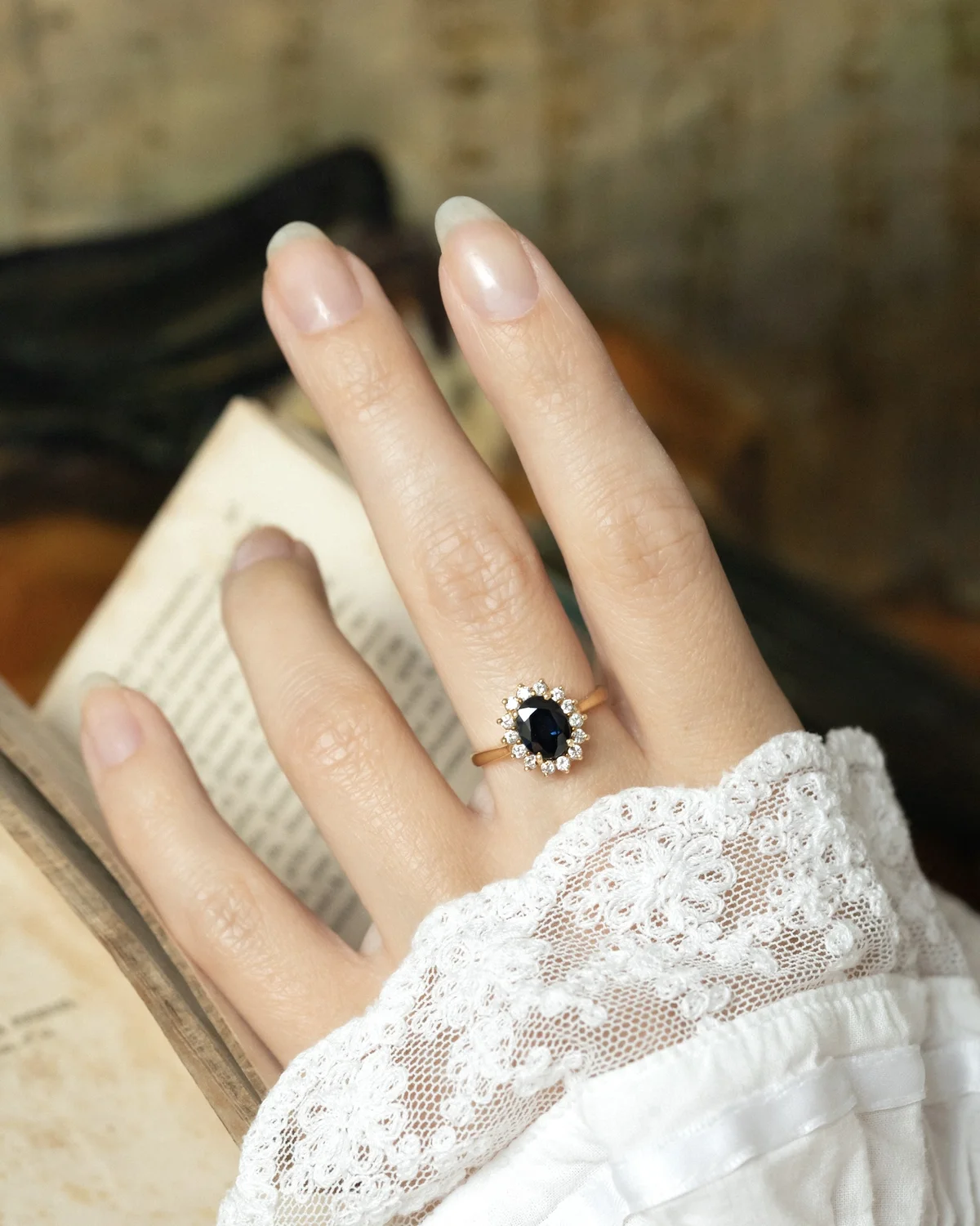 LA ROMANE, magnifique bague Marguerite vintage en or 18 carats, saphir & diamants scintillants ✨