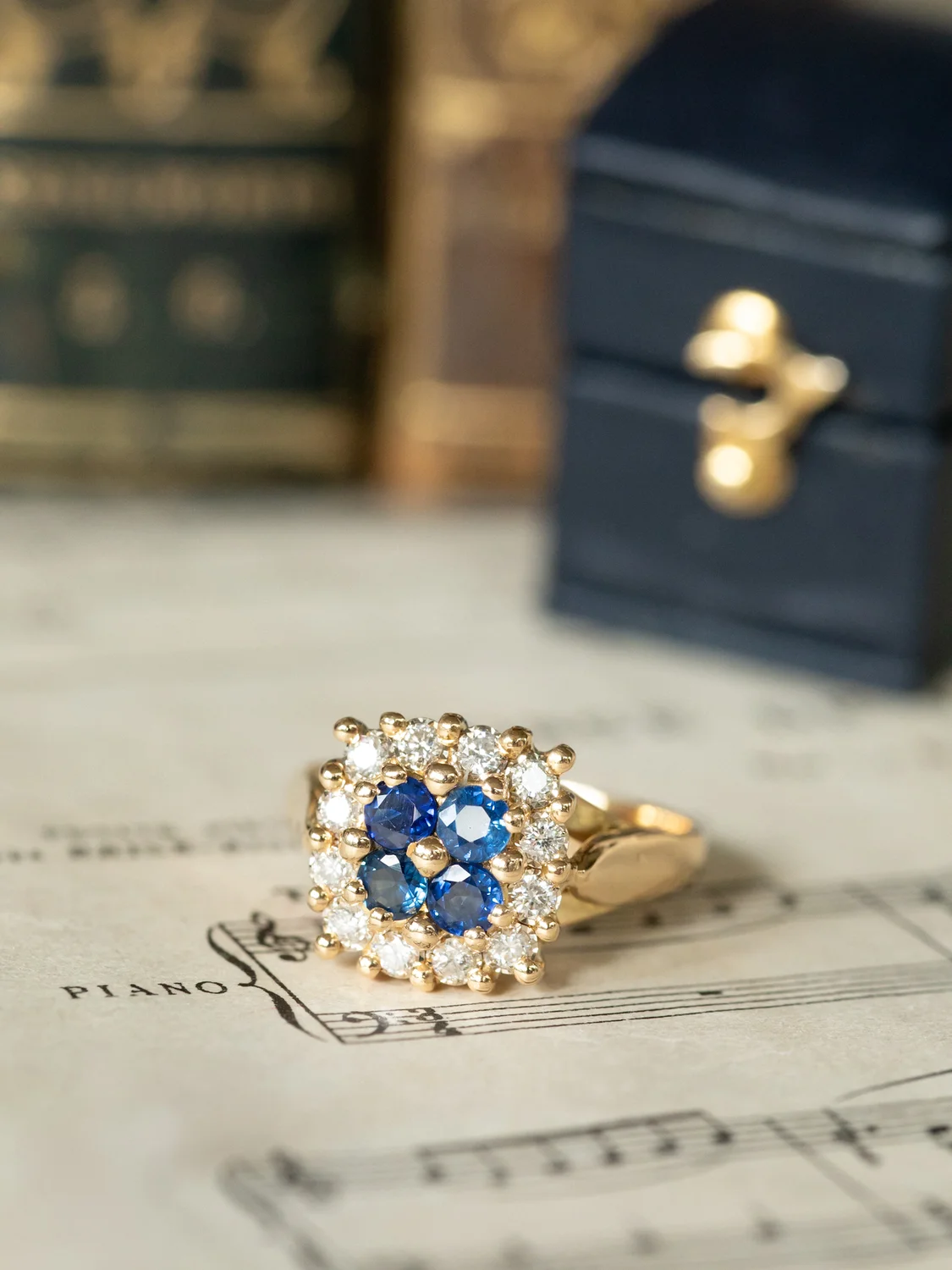 LA CARLA, magnifique bague carrée vintage en or 18 carats, saphirs & diamants étincelants 💫