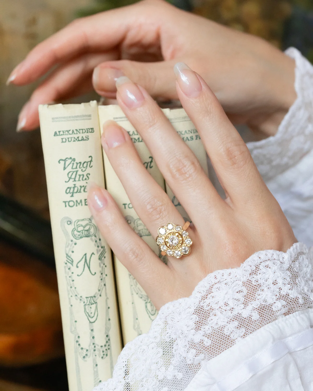 LA ISADORA, merveilleuse bague Marguerite ancienne de style Art Déco (circa 1935) en or 18 carats & diamants étincelants 💫