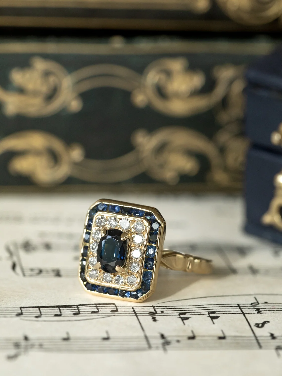LA CÉCILE, sublime bague octogonale vintage de style Art Déco en or 18 carats, saphirs & diamants ✨