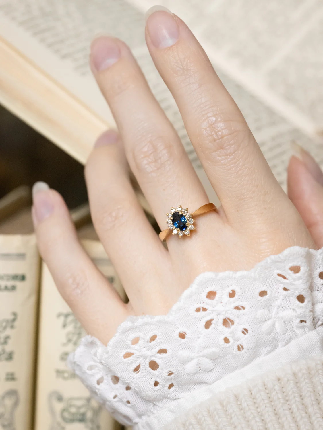 LA FLAVIE, adorable petite bague Marguerite vintage en or 18 carats, saphir & diamants ✨