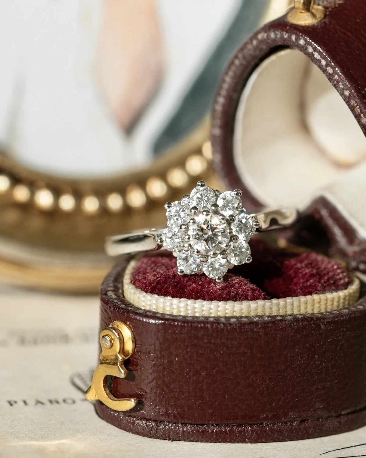 LA ISABELLE, sublime et lumineuse bague Marguerite vintage or blanc 18 carats et diamants étincelants ✨