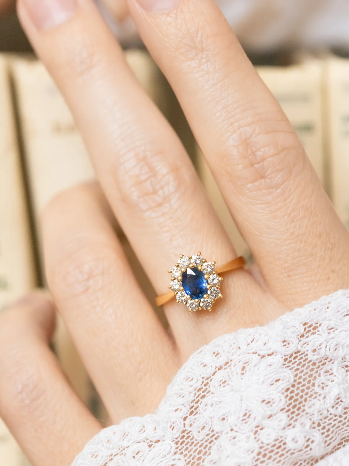 LA PAULE, sublime bague Marguerite vintage en or 18 carats, saphir et entourage diamants scintillants ✨
