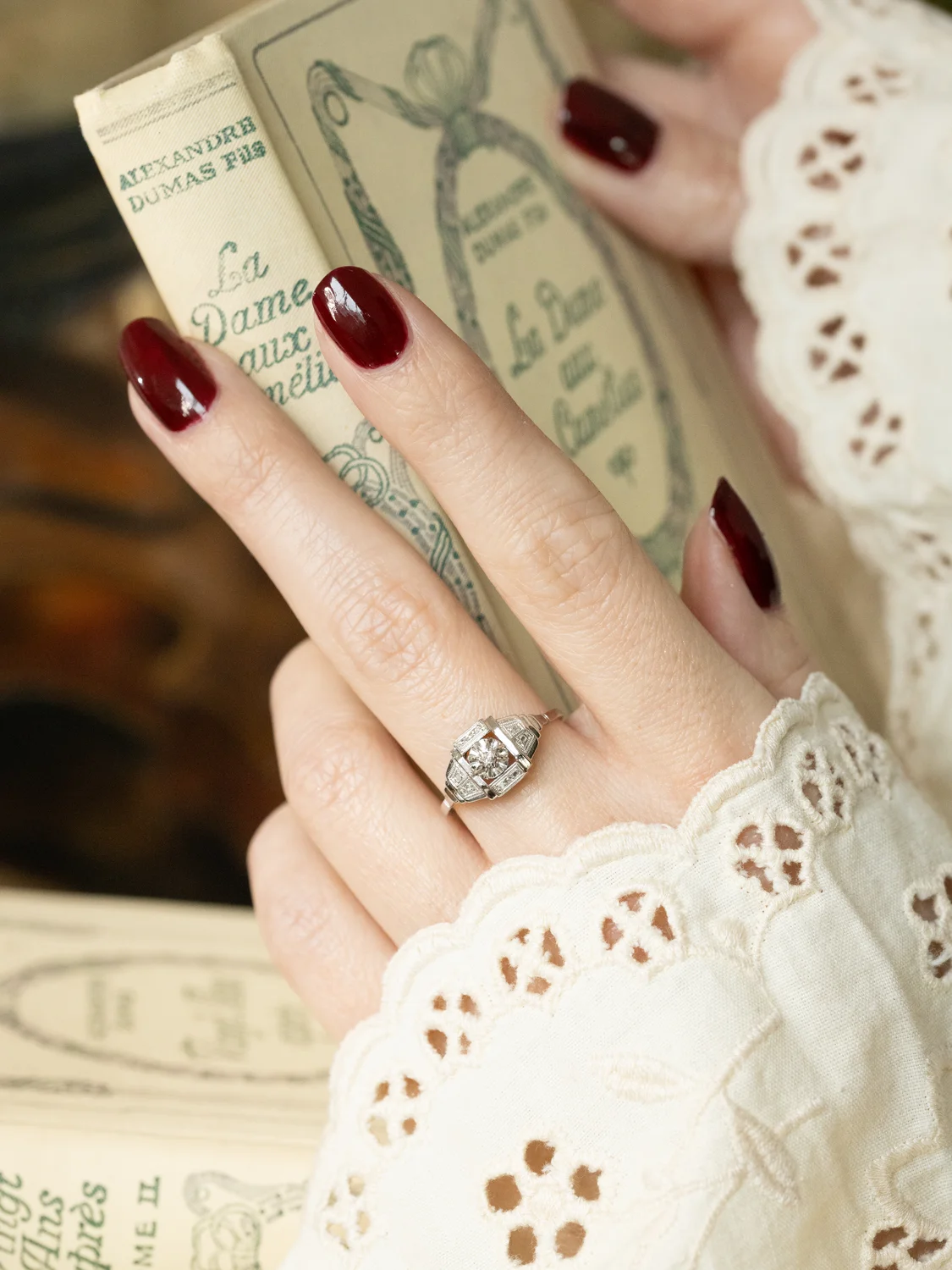 LA CLÉLIE, superbe et élégante bague Art Déco (circa 1930) en or blanc 18 carats, platine & diamants ✨