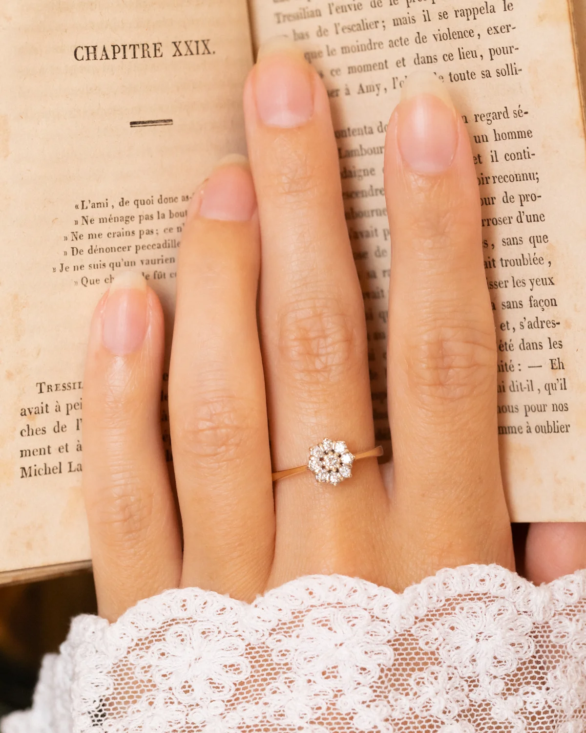 LA LYS, adorable petite Marguerite or jaune 14 carats et diamants ✨