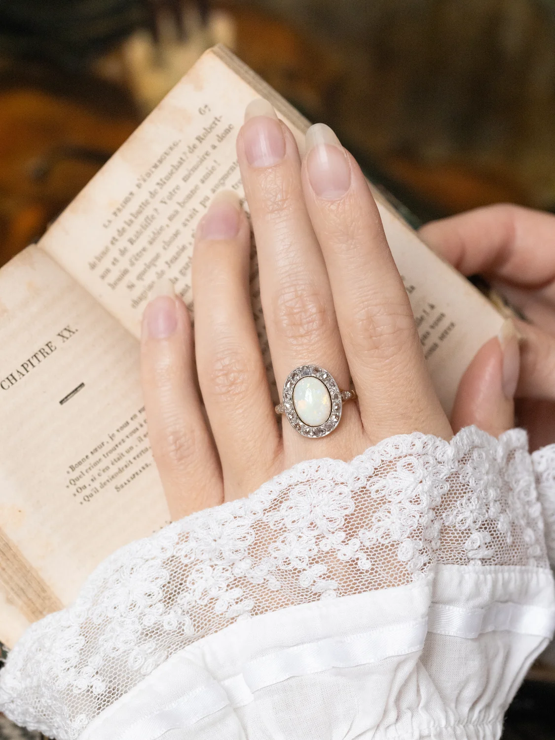 LA MISIA, merveilleuse bague ancienne Belle Époque (circa 1905) en or 18 carats & platine, opale en serti clos et diamants scintillants ✨