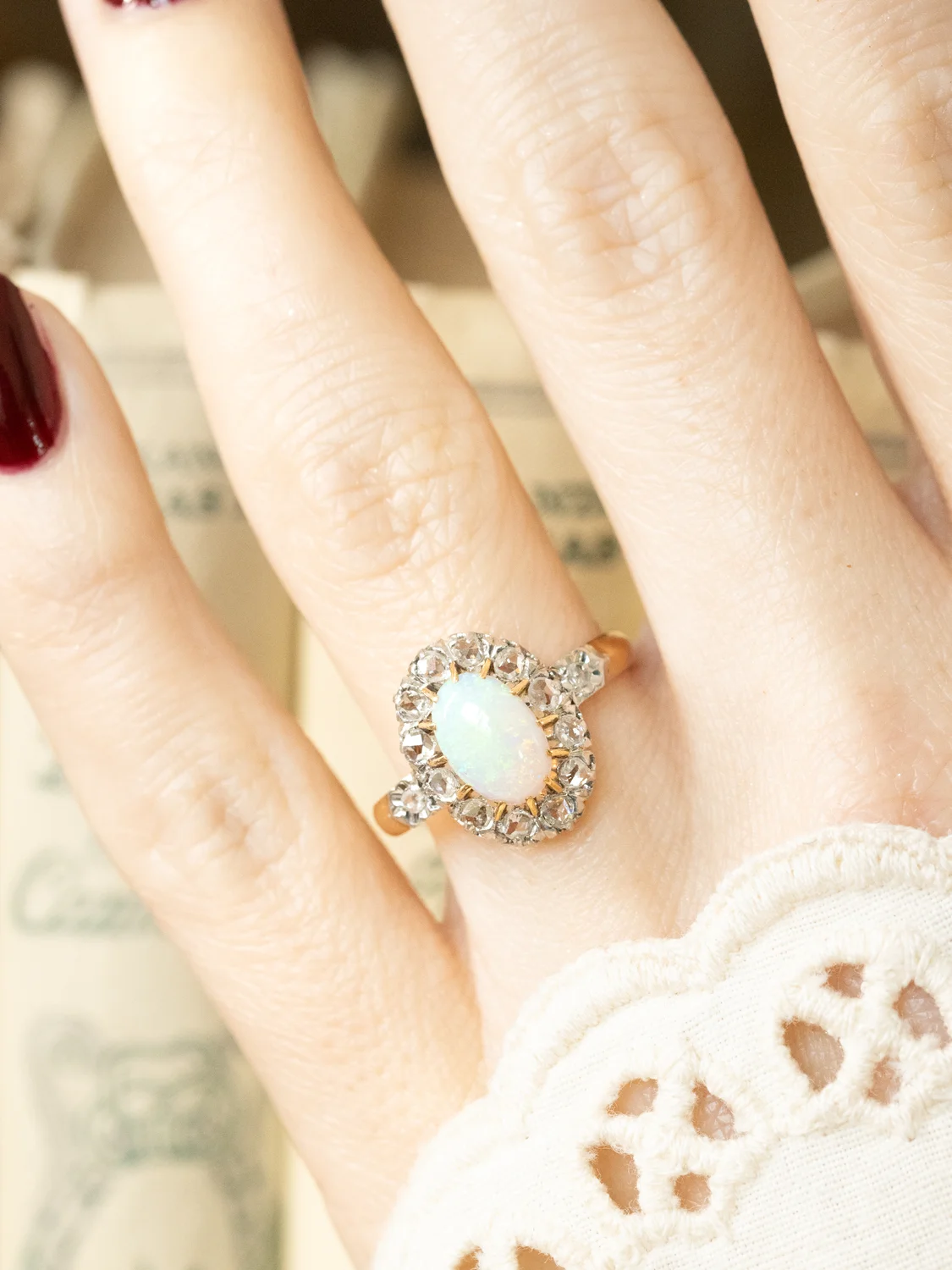 LA ORLANE, sublime bague Pompadour ancienne Belle Époque (circa 1900) en or 18 carats deux tons, opale cabochon & diamants taille rose ✨