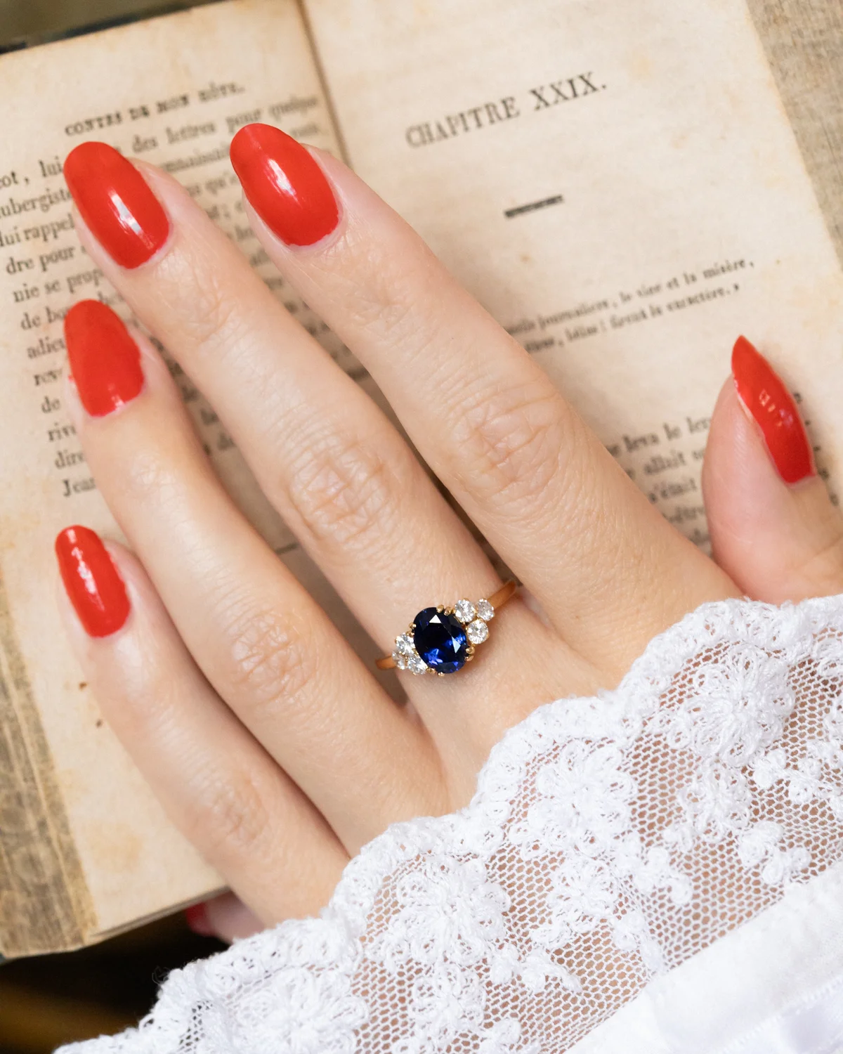 LA LIVIA, sublime bague vintage en or 18 carats, Solitaire saphir 1,2 ct & diamants scintillants ✨