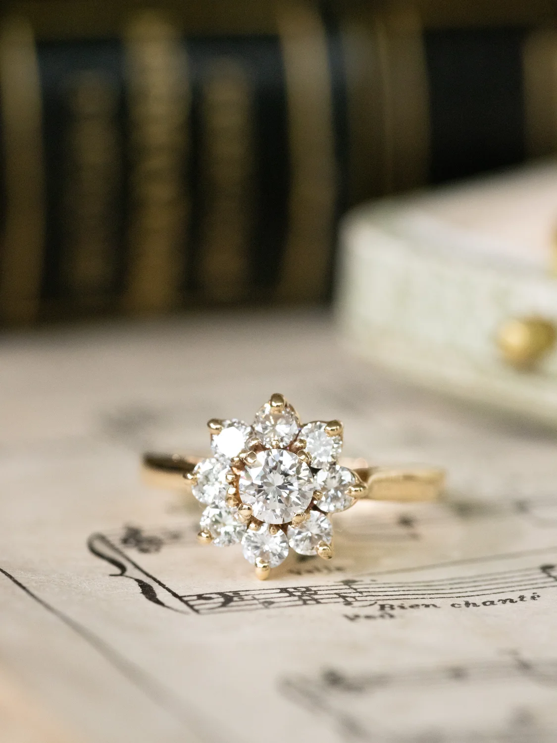 LA HARRIET, sublime bague Marguerite vintage (circa 1960) en or 18 carats et diamants étincelants ✨