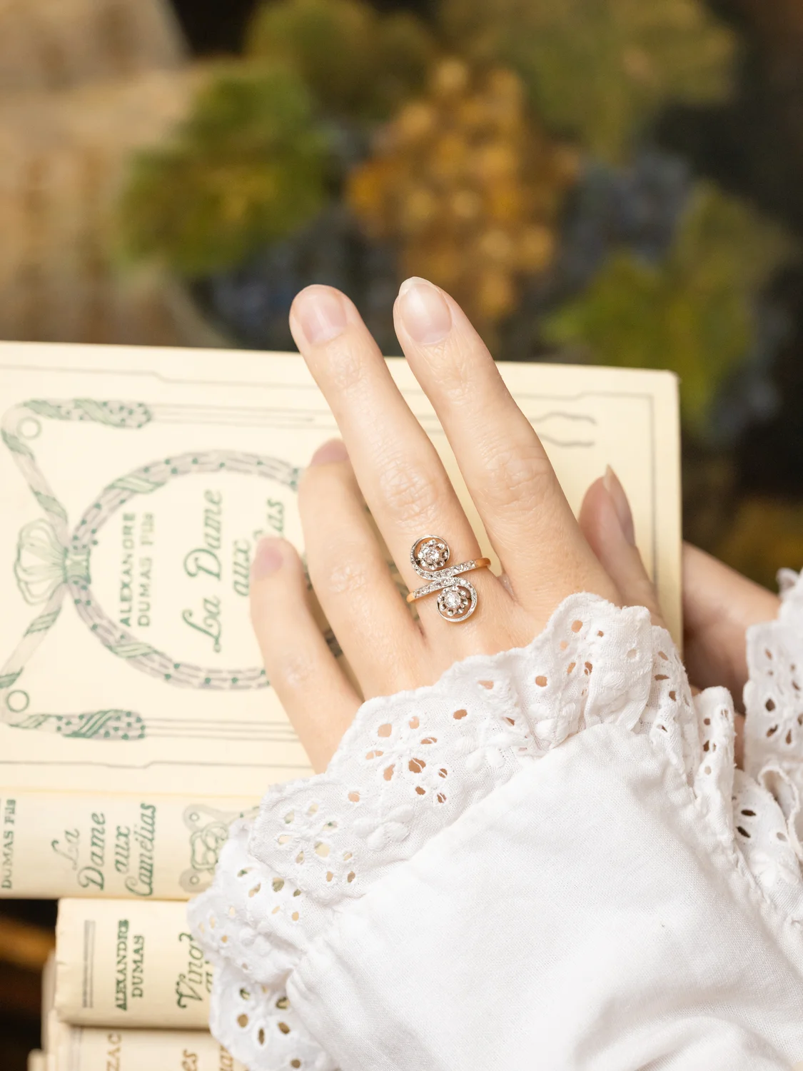LA EDMONDE, sublime et romantique bague ancienne Toi & Moi Belle Époque (circa 1890) en or 18 carats deux tons & diamants scintillants ✨