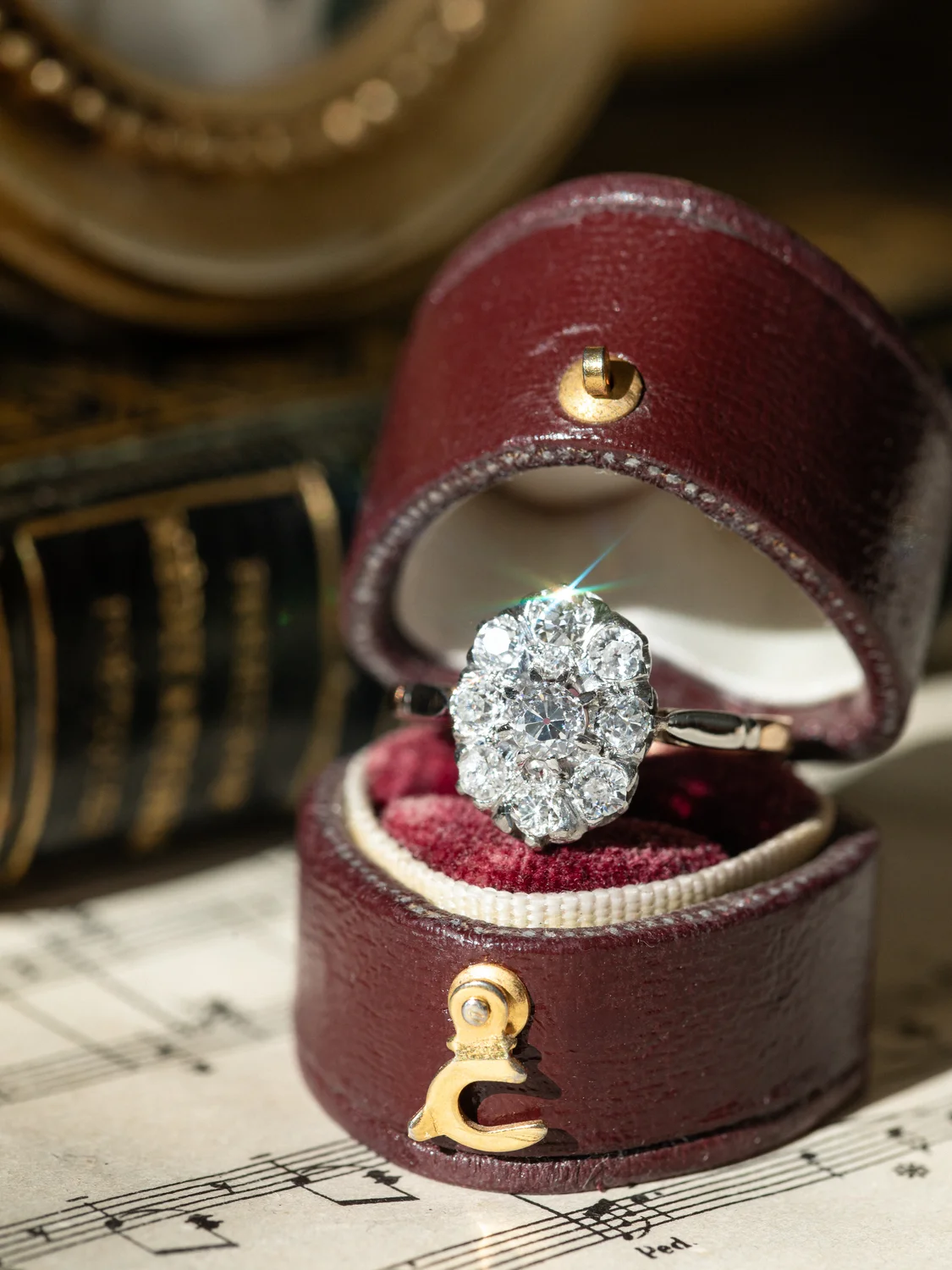 LA LUMINA, merveilleuse bague Pompadour ancienne Belle Époque (circa 1900) en or 18 carats deux tons & diamants scintillants ✨