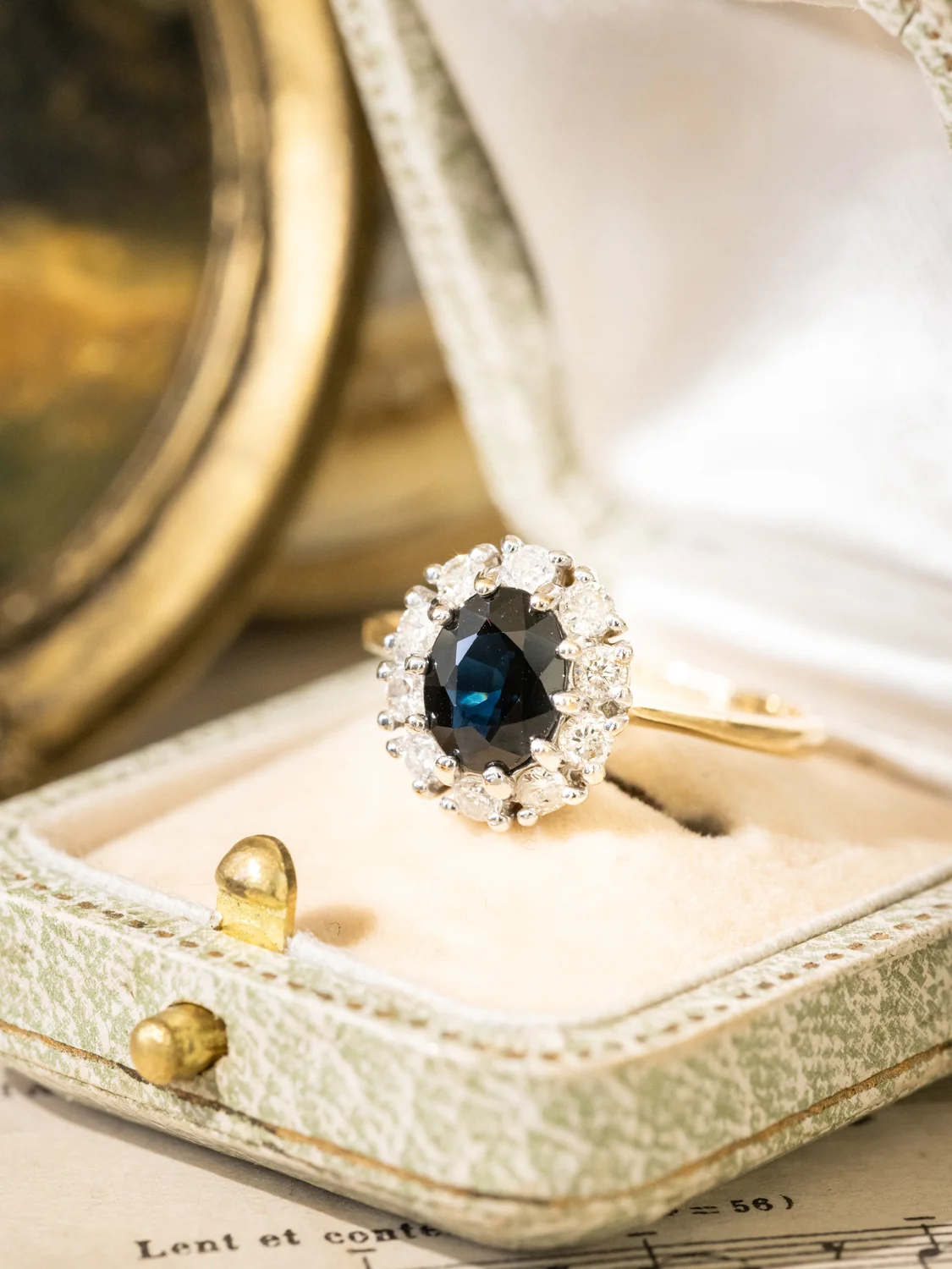 LA ÉMILIENNE, sublime et envoûtante bague Pompadour vintage en or 18 carats deux tons, saphir & diamants scintillants ✨