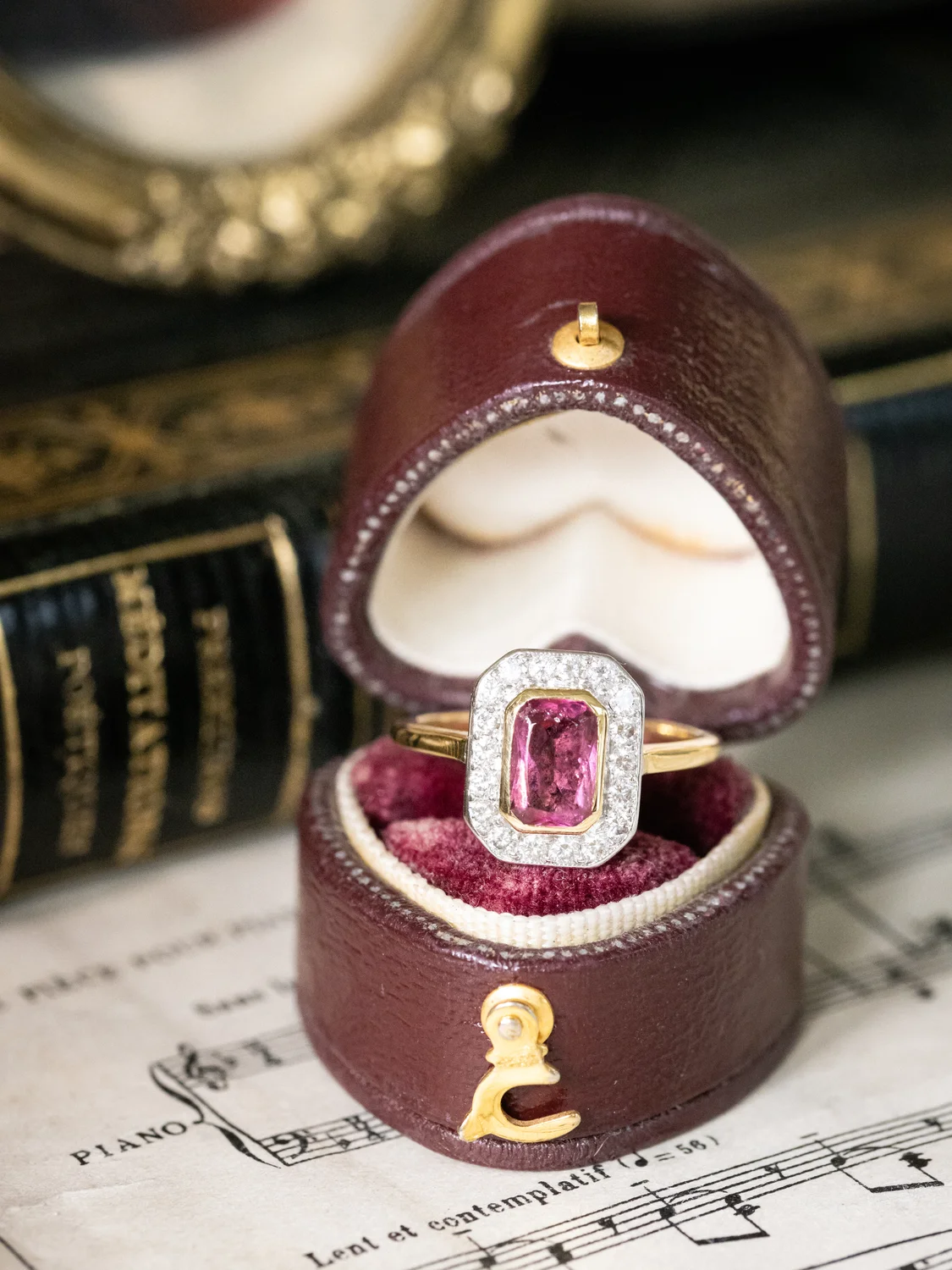 LA LILIANNE, sublime bague vintage de style Art Déco en or 18 carats deux tons, tourmaline rose & entourage diamants scintillants ✨