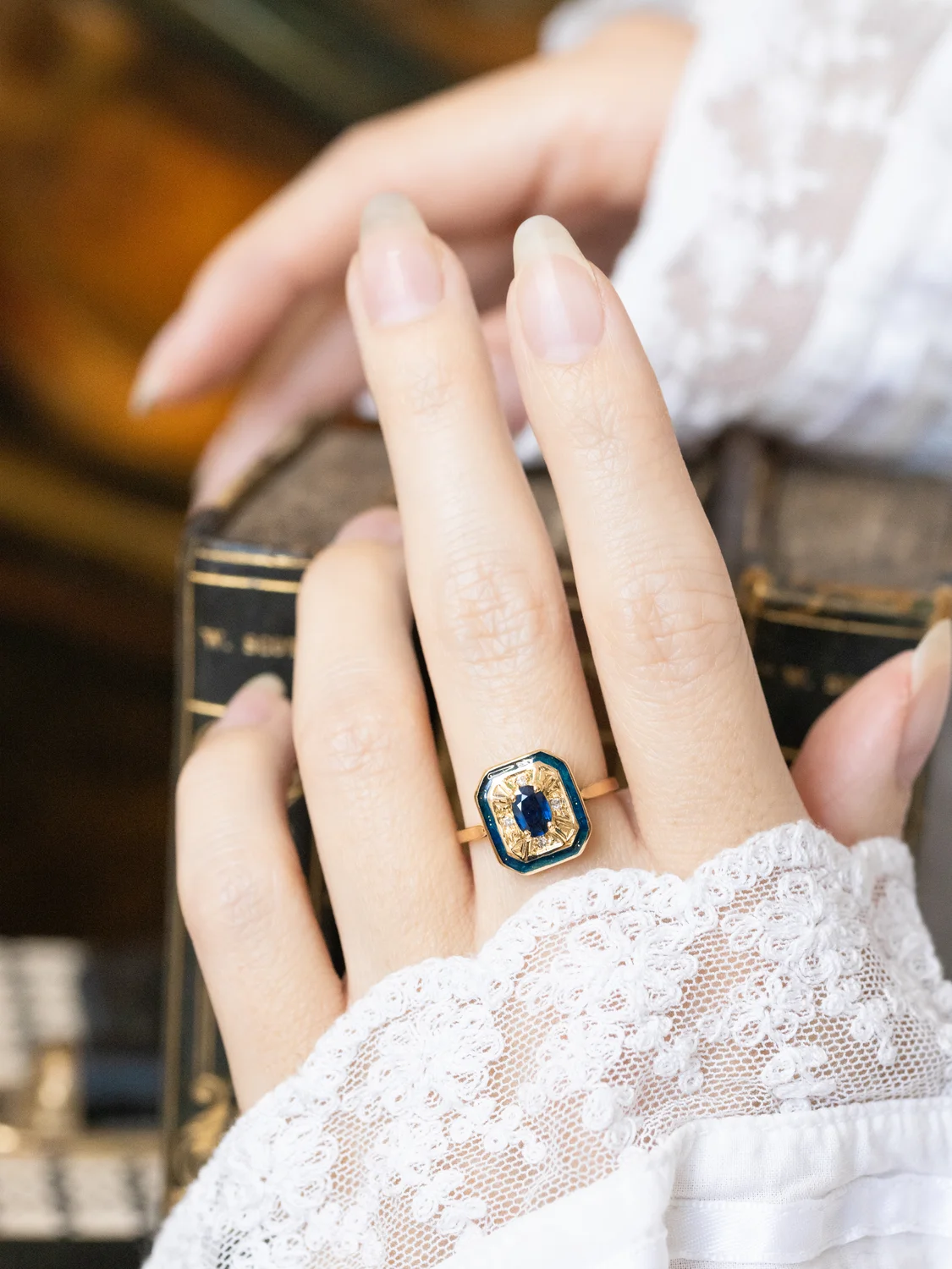 LA EMMY, magnifique bague octogonale vintage de style Art Déco en or 18 carats, saphir & petits diamants