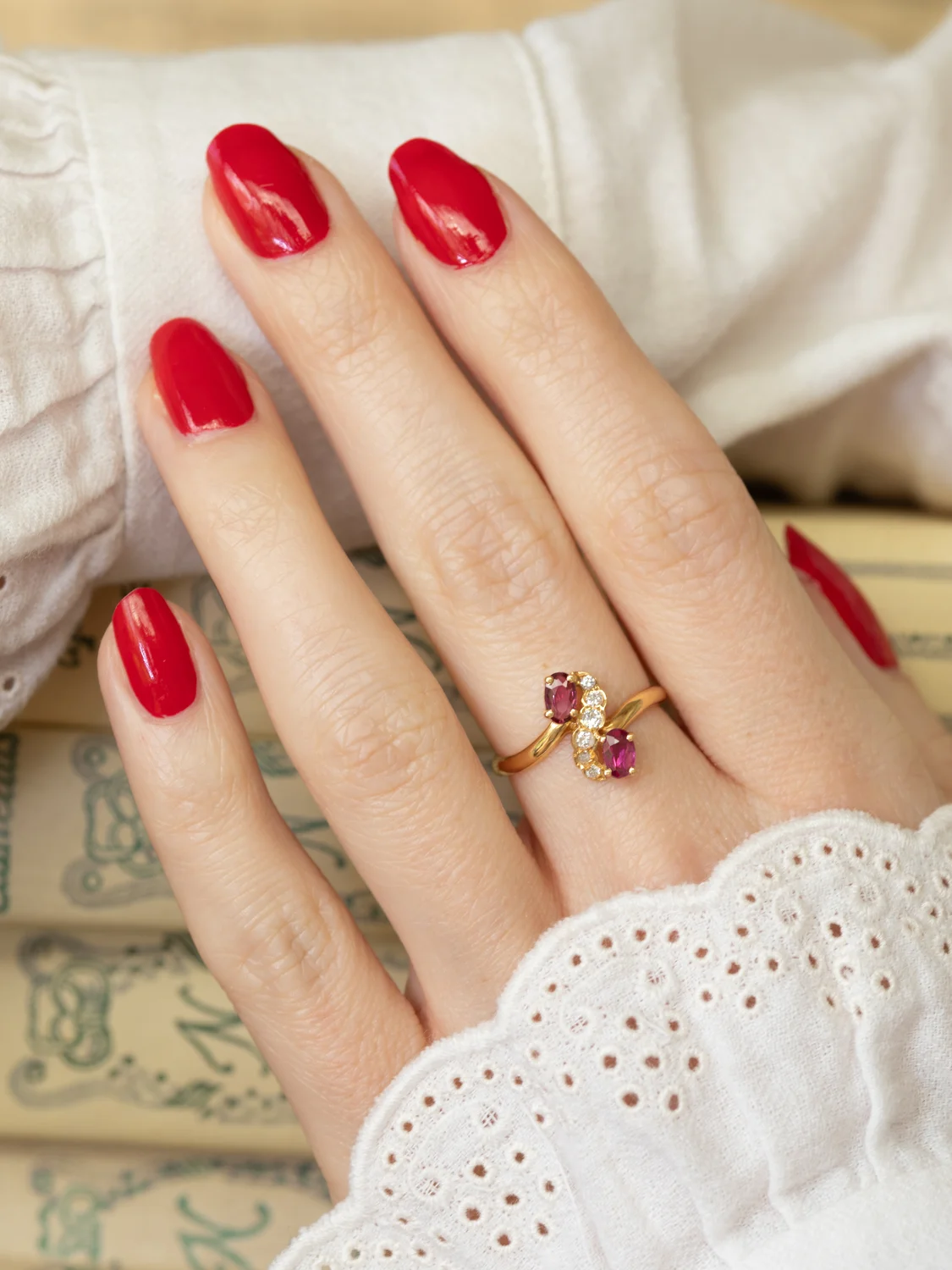 LA MARELLE, magnifique bague Toi & Moi vintage en or jaune 18 carats, rubis et rivière de diamants étincelants ✨