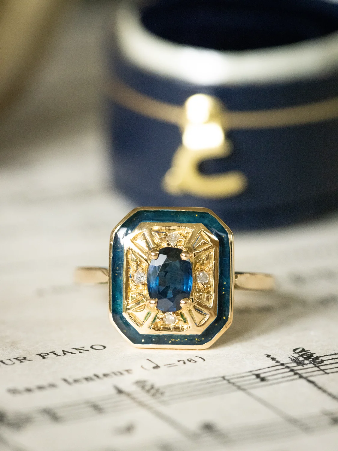 LA EMMY, magnifique bague octogonale vintage de style Art Déco en or 18 carats, saphir & petits diamants