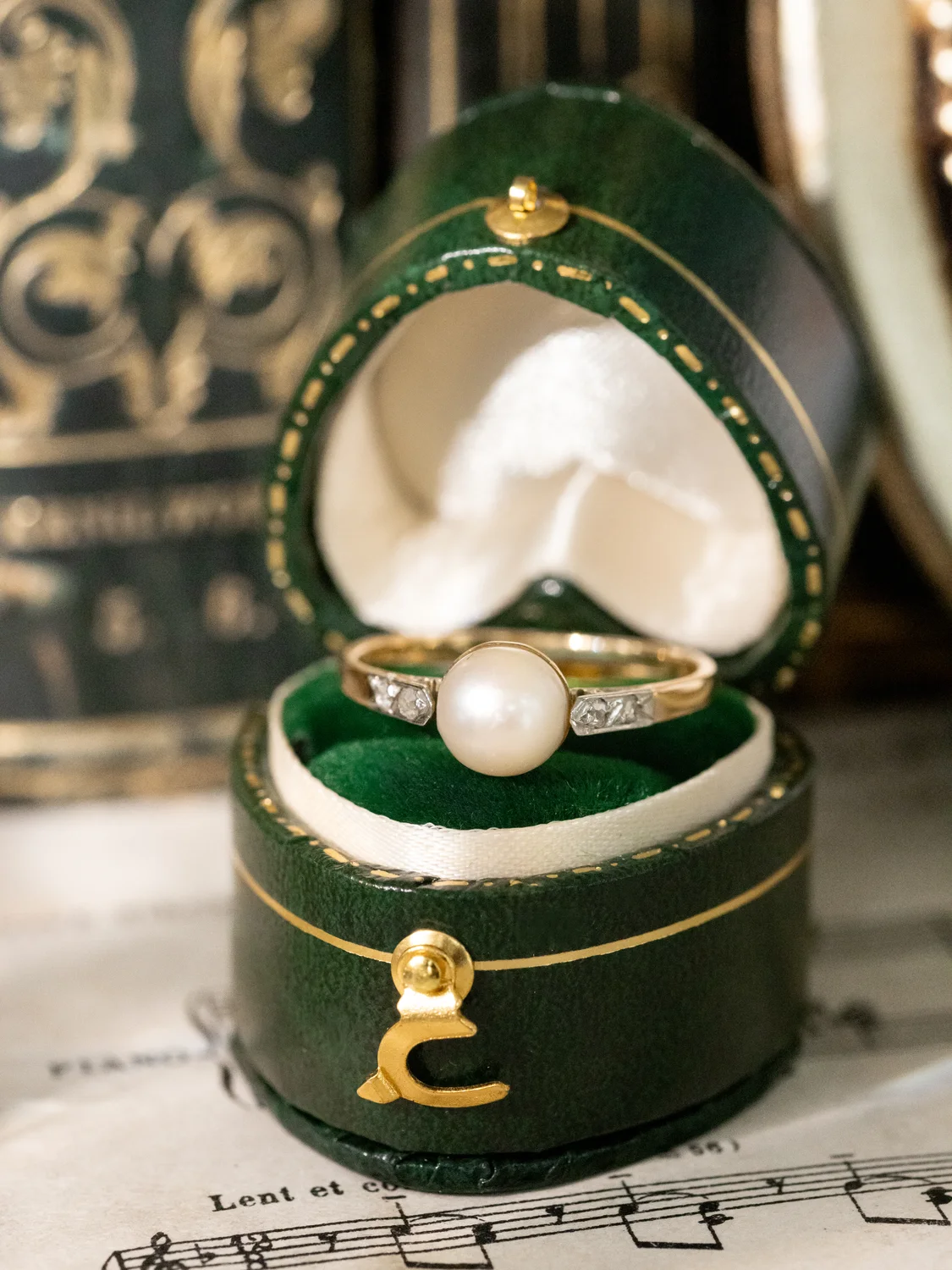 LA LISELLE, magnifique bague ancienne (circa 1910) en or 18 carats deux tons, perle & petits diamants ✨