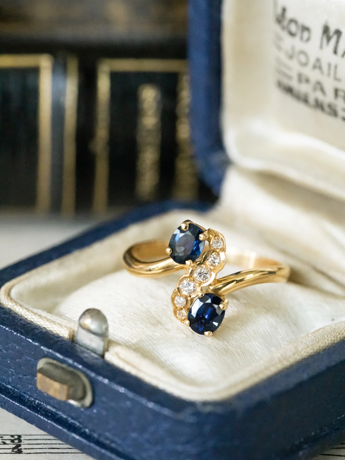 LA LINDA, adorable et envoûtante bague Toi & Moi vintage en or 18 carats, saphirs & diamants étincelants ✨