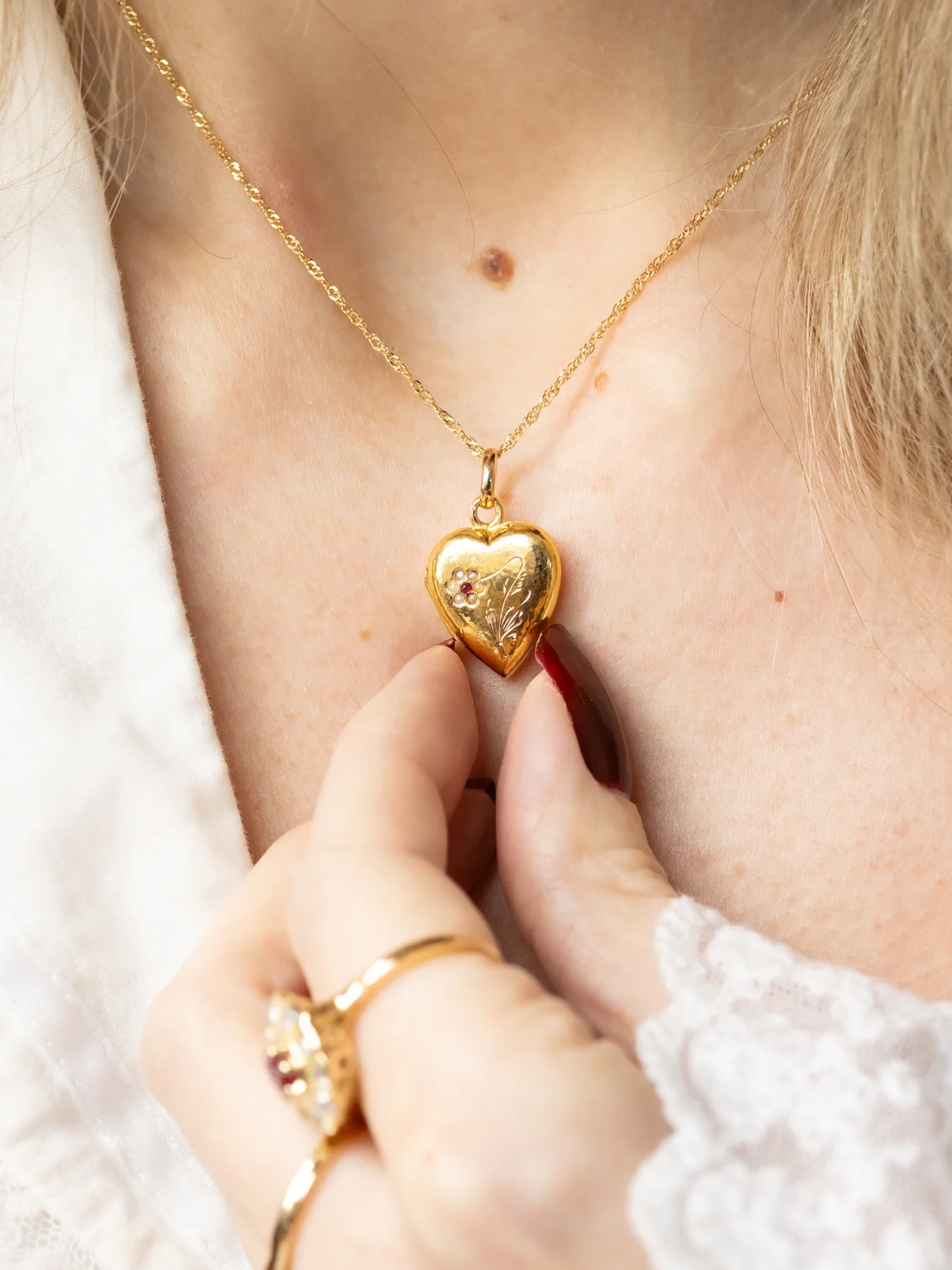 LE LAMARTINE, sublime et romantique pendentif ancien (circa 1900) à secrets / cœur ancien porte-photos en or 18 carats et petites perles (chaîne en or 18 carats incluse) ✨
