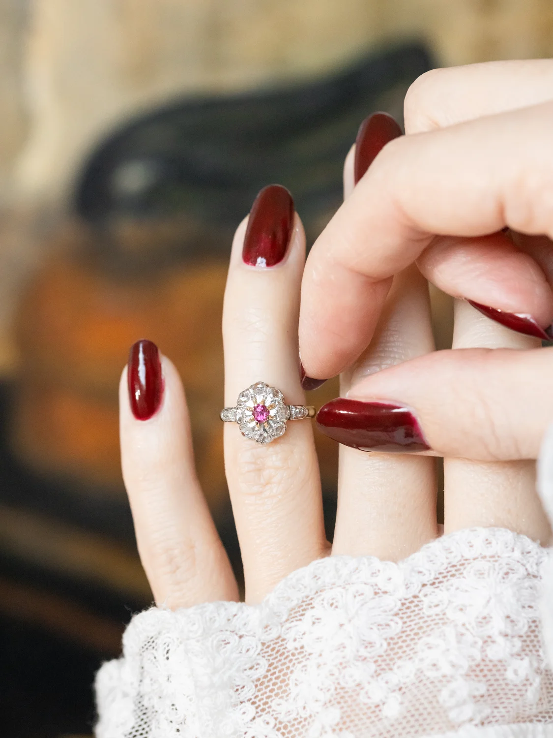LA ANGÉLINE, sublime bague Pompadour ancienne Belle Époque (circa 1910) en or 18 carats deux tons, rubis Verneuil & diamants scintillants ✨