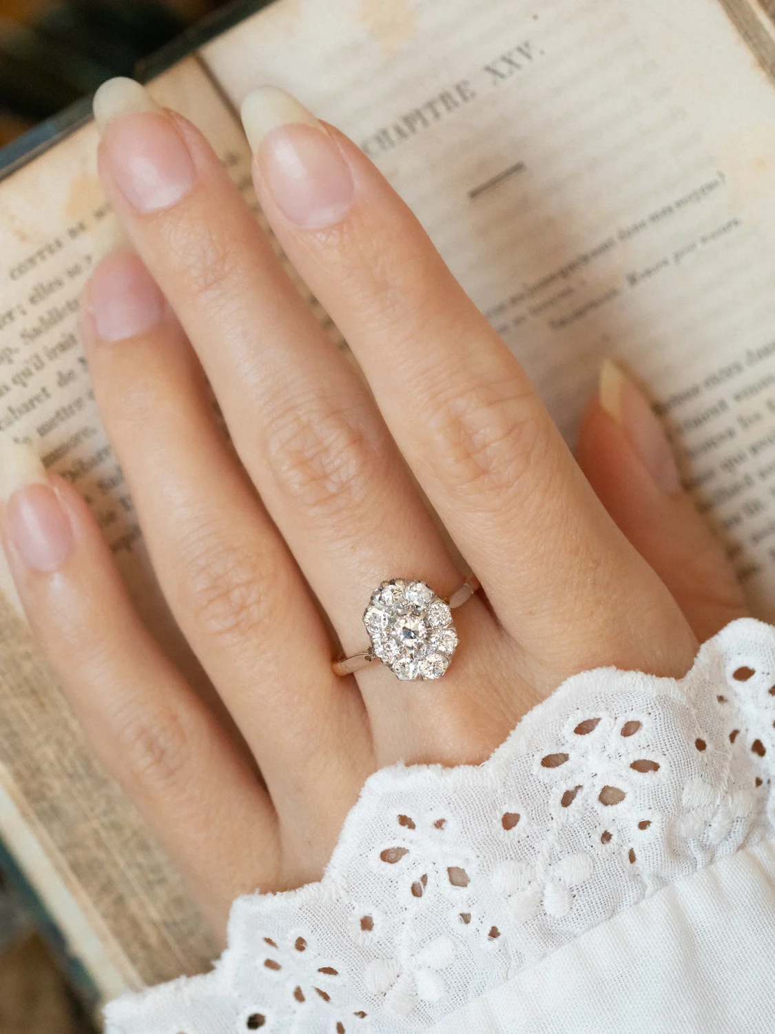 LA LUMINA, merveilleuse bague Pompadour ancienne Belle Époque (circa 1900) en or 18 carats deux tons & diamants scintillants ✨