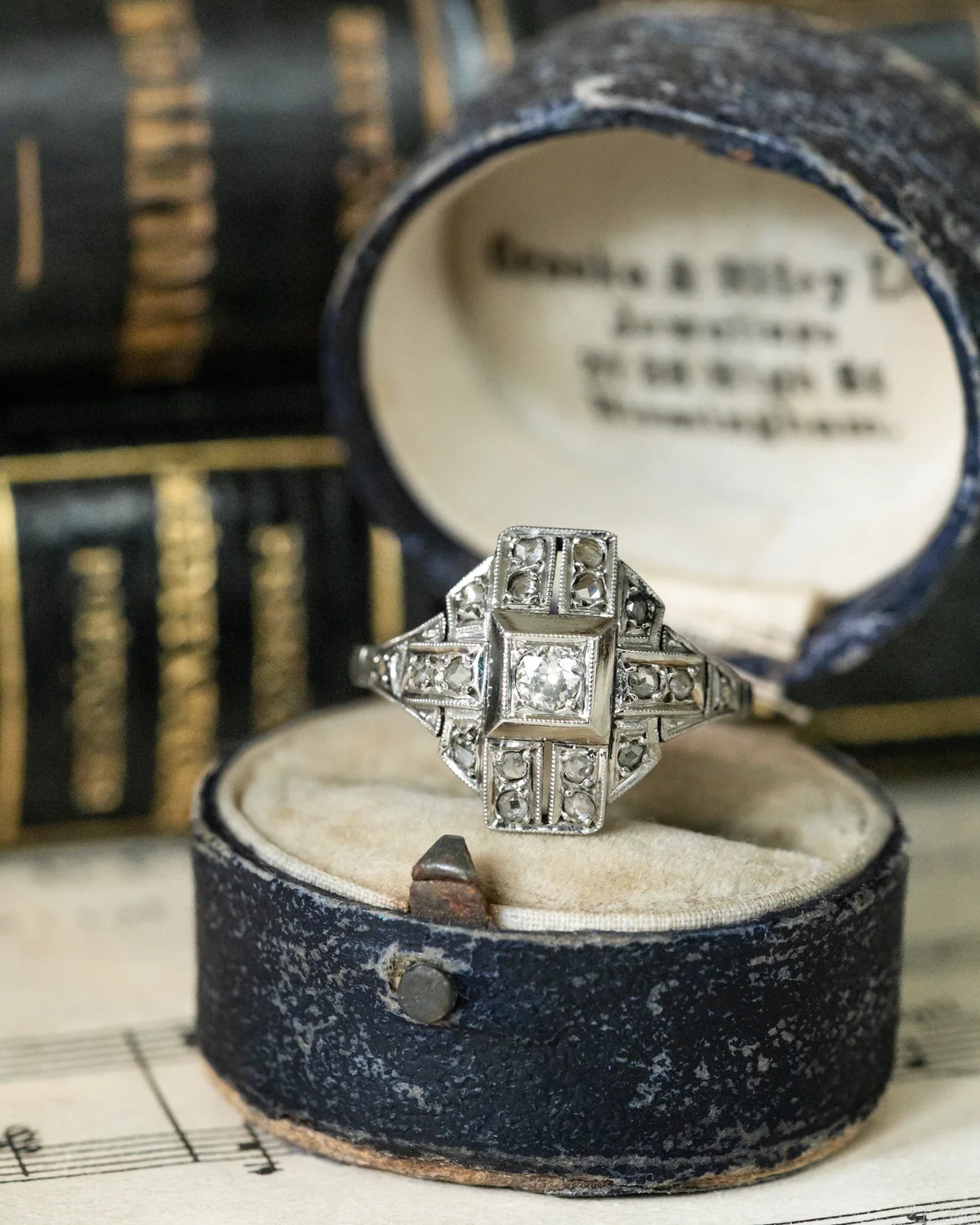 LA ADA, magnifique bague ancienne Art Déco (circa 1925) en or 18 carats, platine et diamants ✨