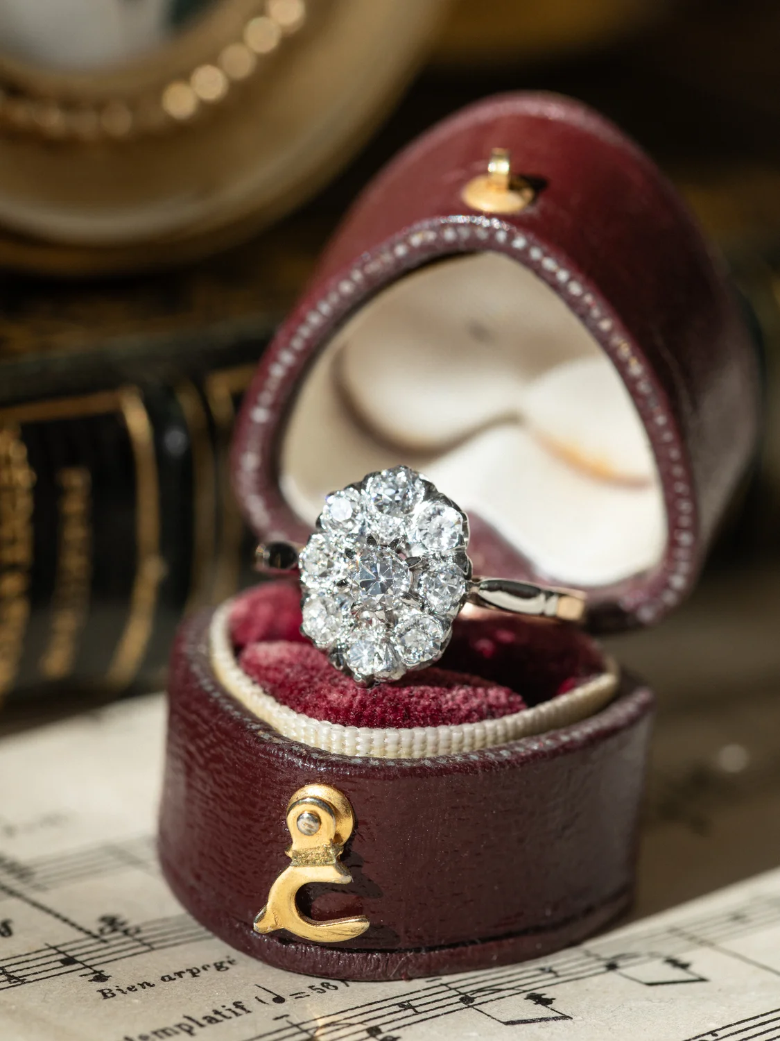 LA LUMINA, merveilleuse bague Pompadour ancienne Belle Époque (circa 1900) en or 18 carats deux tons & diamants scintillants ✨