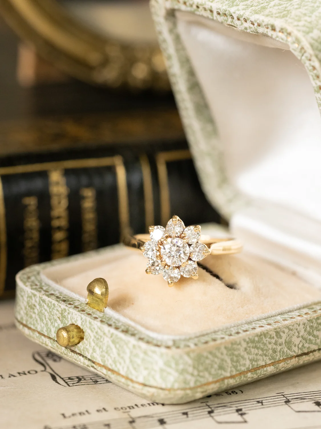 LA HARRIET, sublime bague Marguerite vintage (circa 1960) en or 18 carats et diamants étincelants ✨