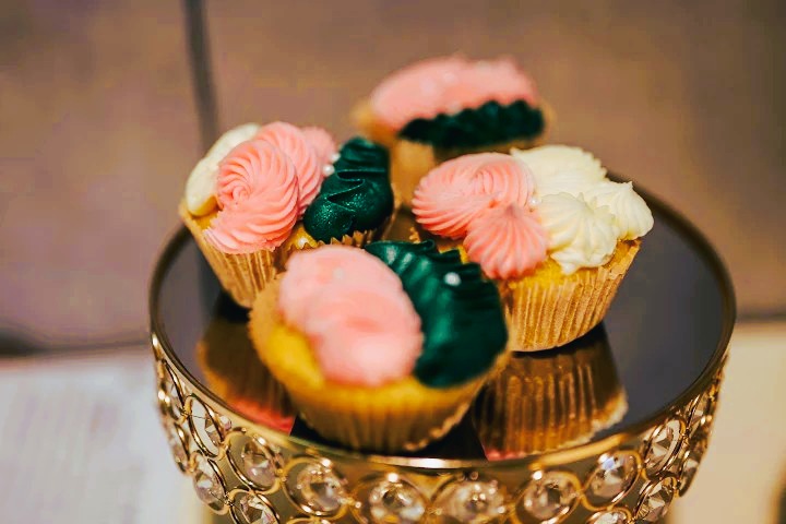 Delicious Cupcakes- 12 pack