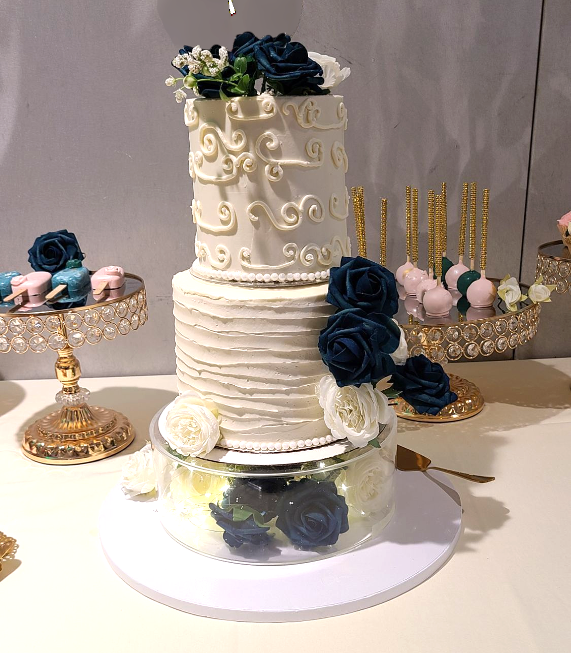 Two-Tier 8" (1st Tier), 6 inch (2nd Tier)