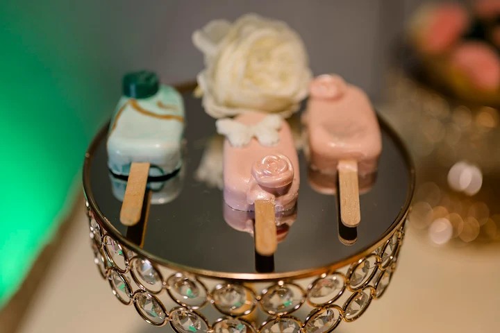 Cakesicles