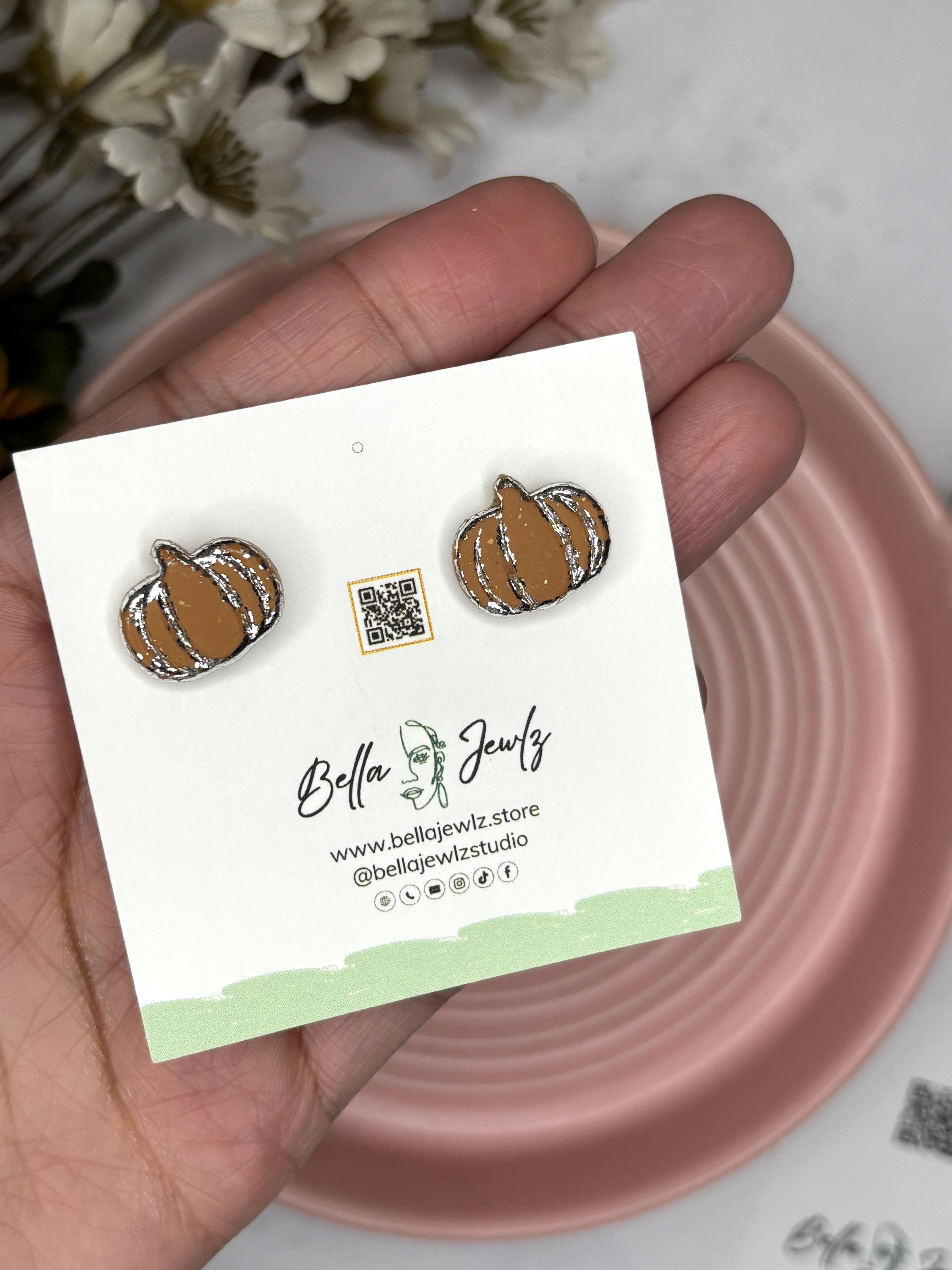 Pumpkin Stud Collection 