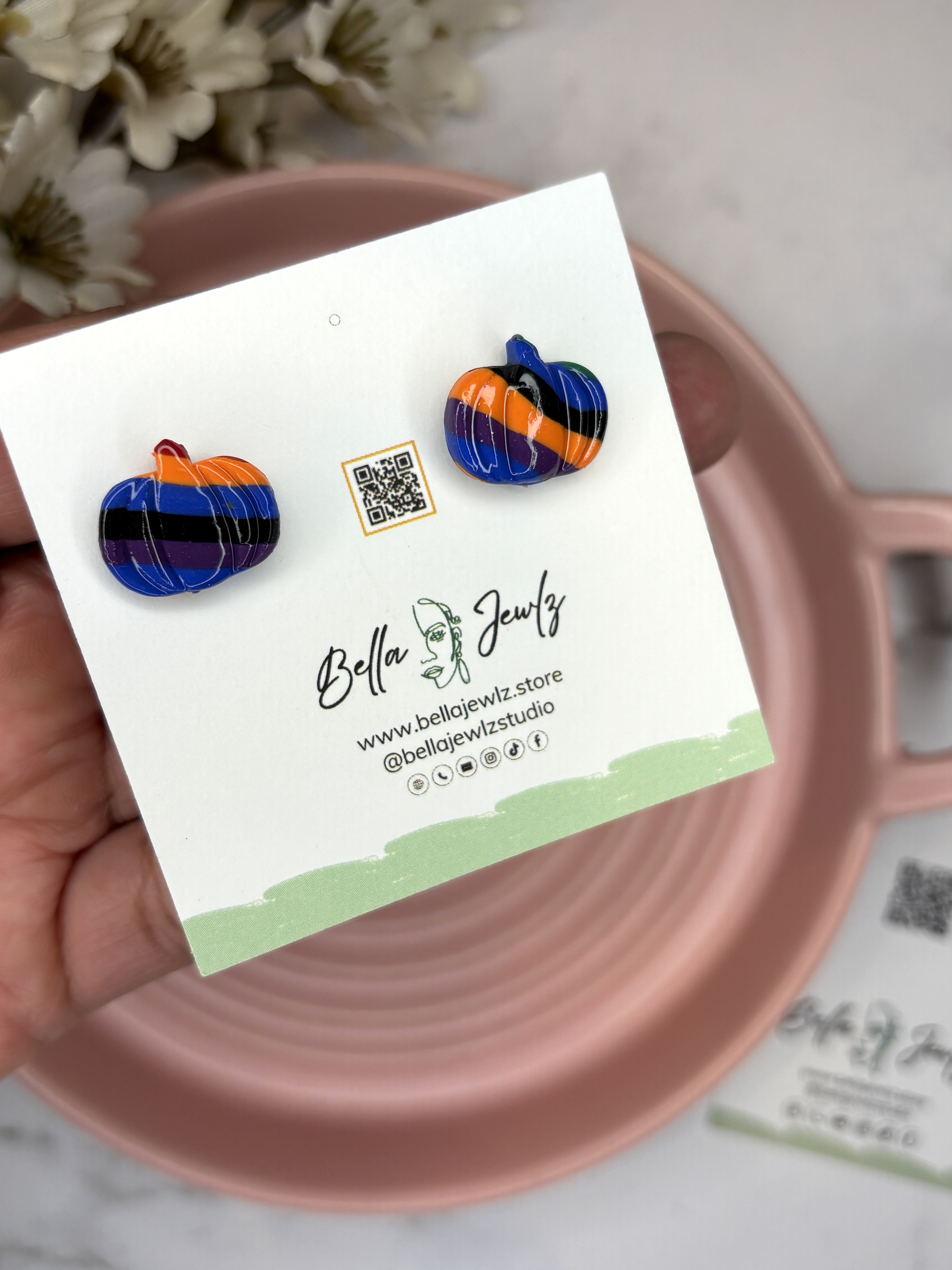 Pumpkin Stud Collection 