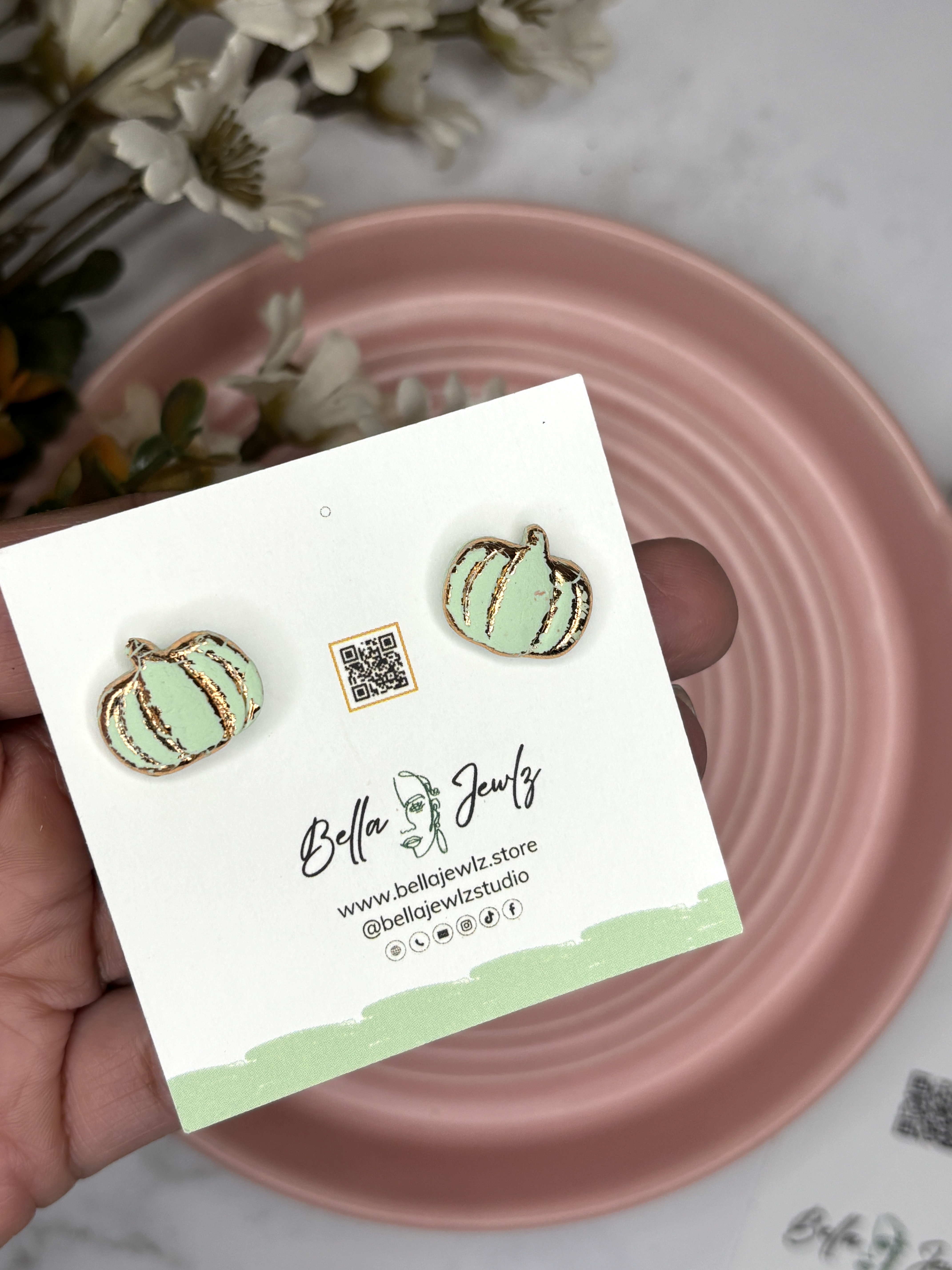 Pumpkin Stud Collection 