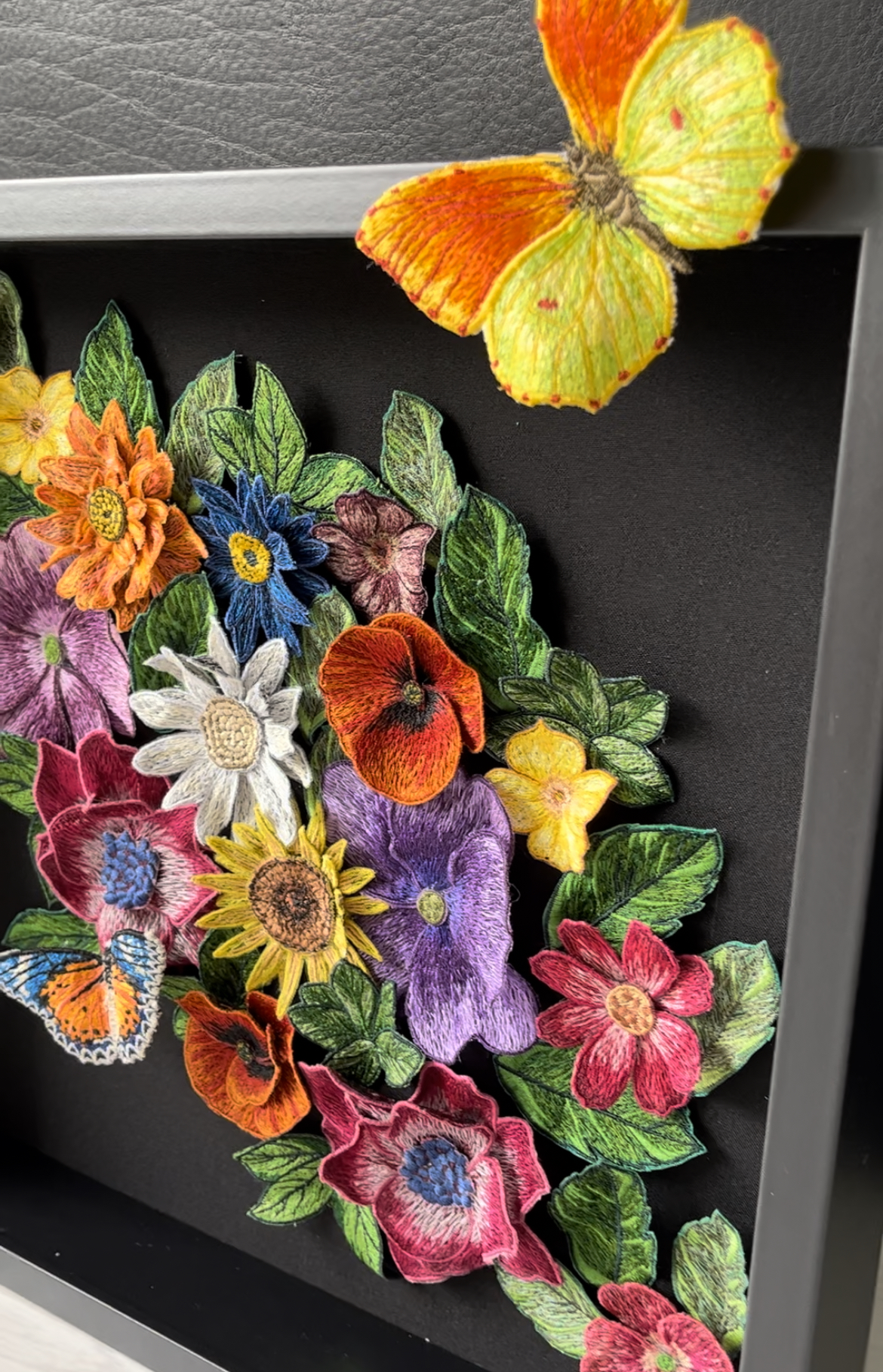 3D geborduurd schilderij met bloemen