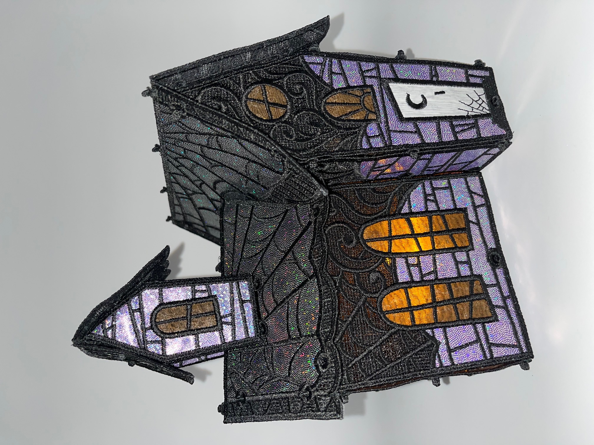 Geborduurd halloween huisje