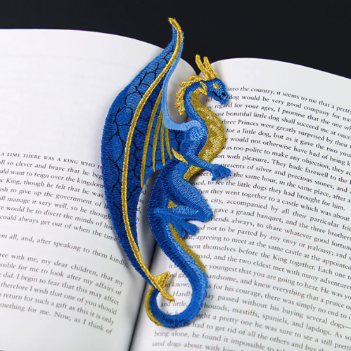 Geboorduurde draak als boekenlegger