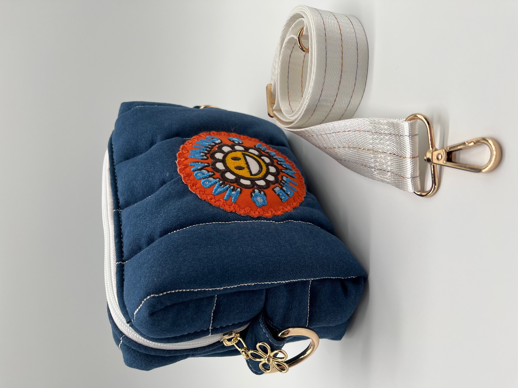 Crossbody schoudertas van denim met applicatie