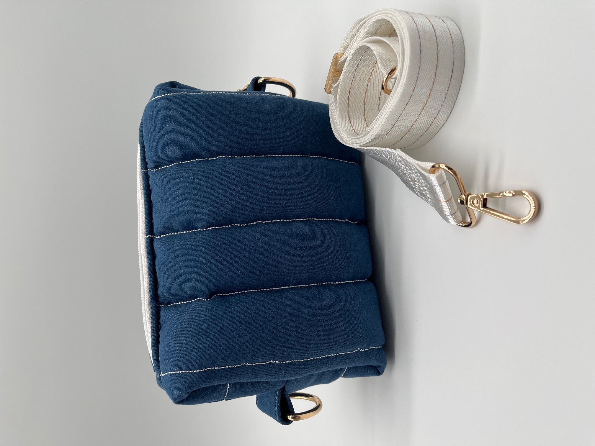 Crossbody schoudertas van denim met applicatie