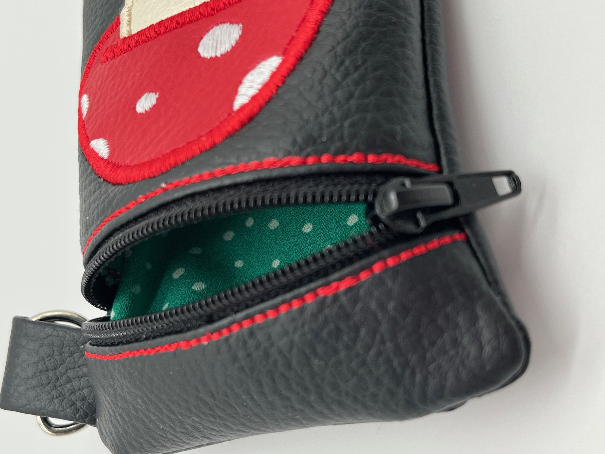 Etuitje met paddenstoel