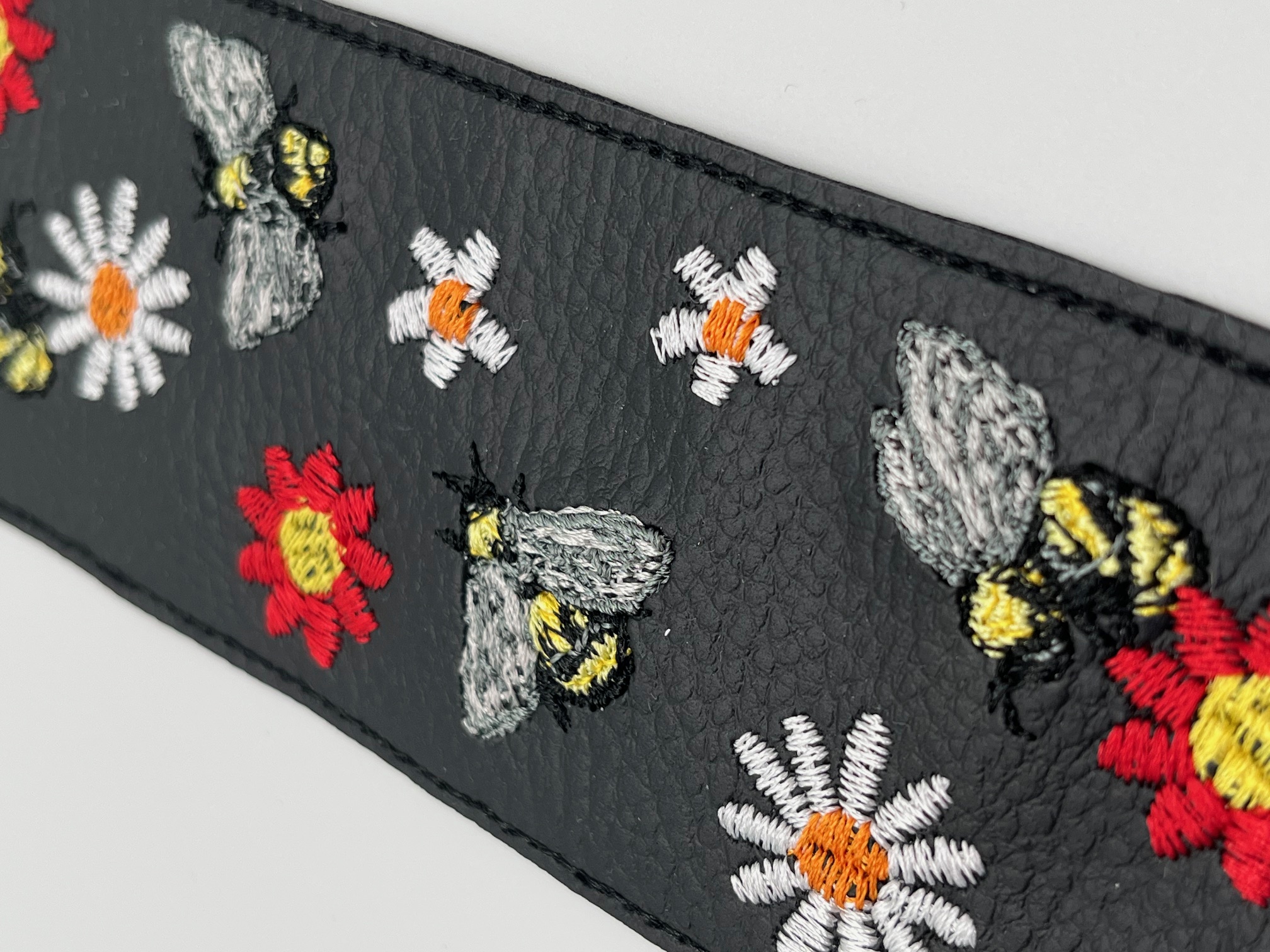 Geborduurde Boekenlegger Bloem Bij