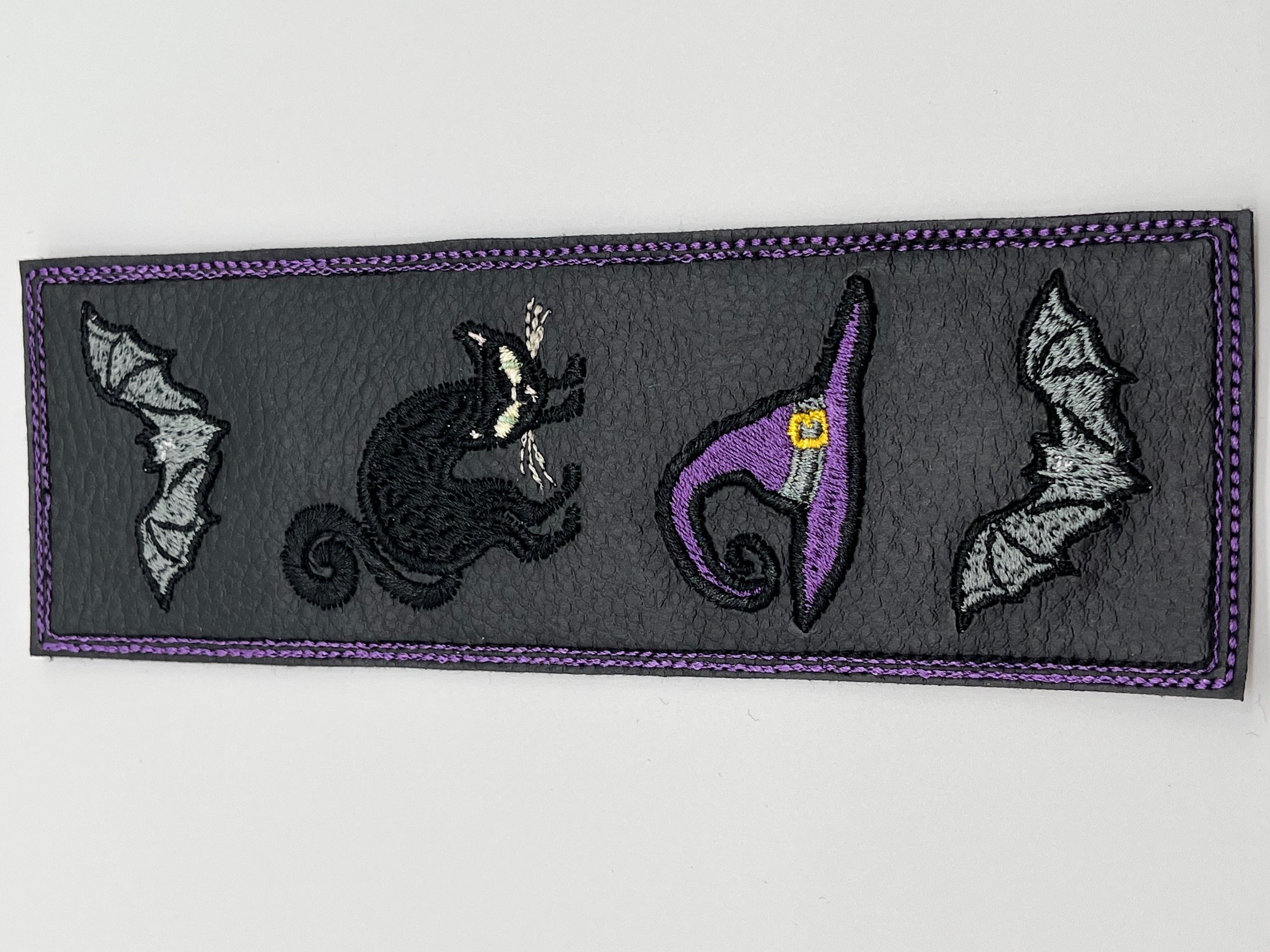 Geborduurde Boekenlegger Heks