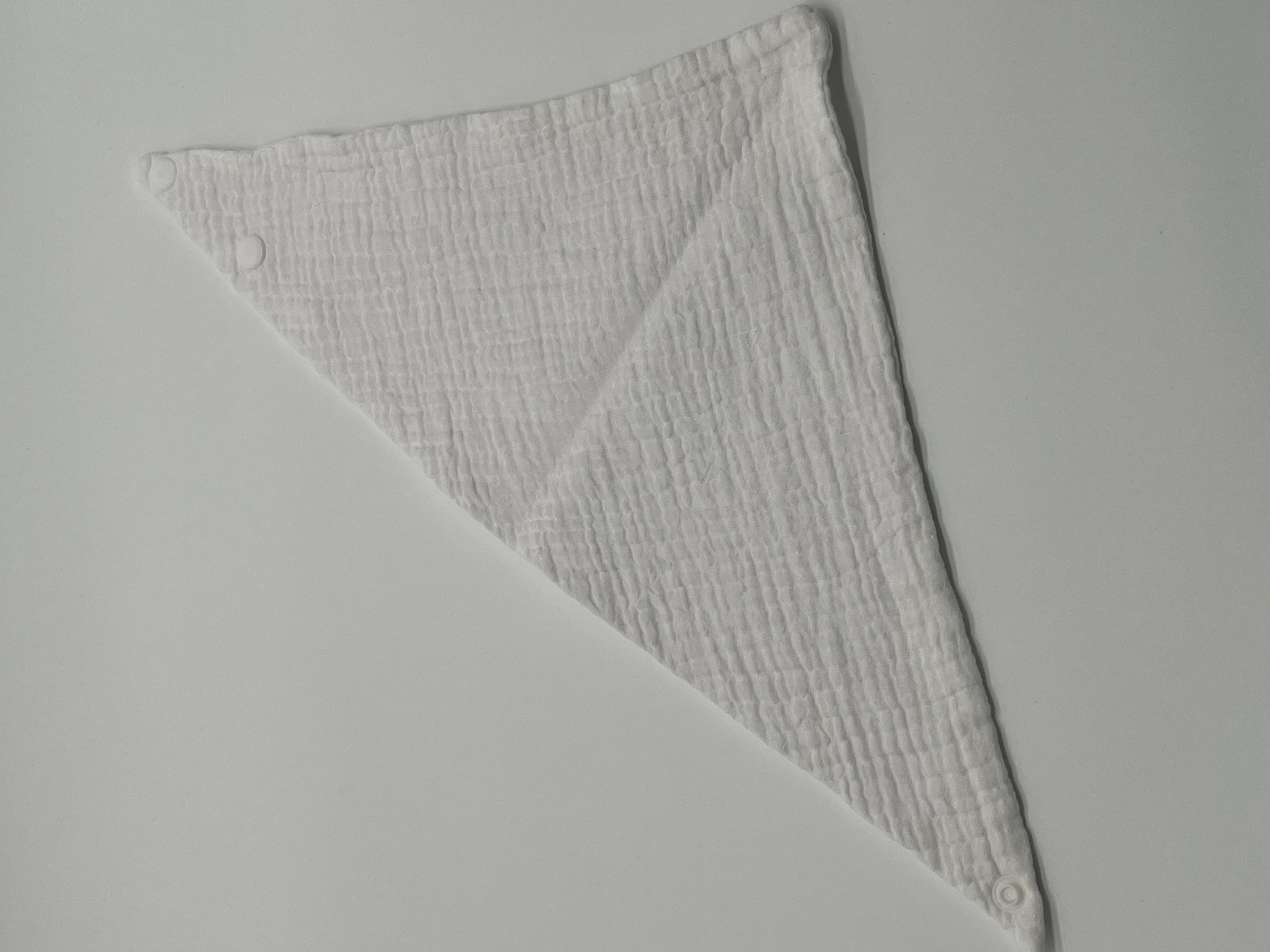 Geborduurd hydrofiel slabbertje wit met naam