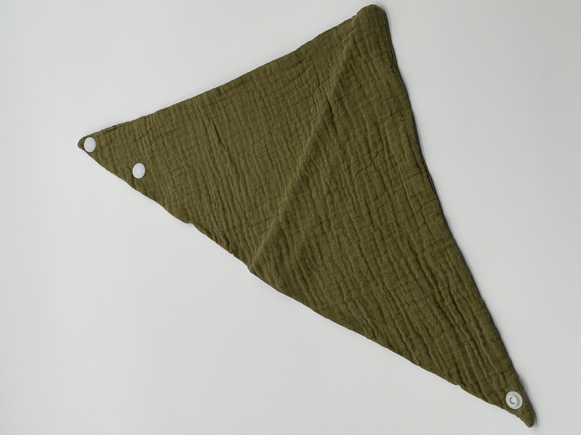 Geborduurd hydrofiel slabbertje leger groen met naam