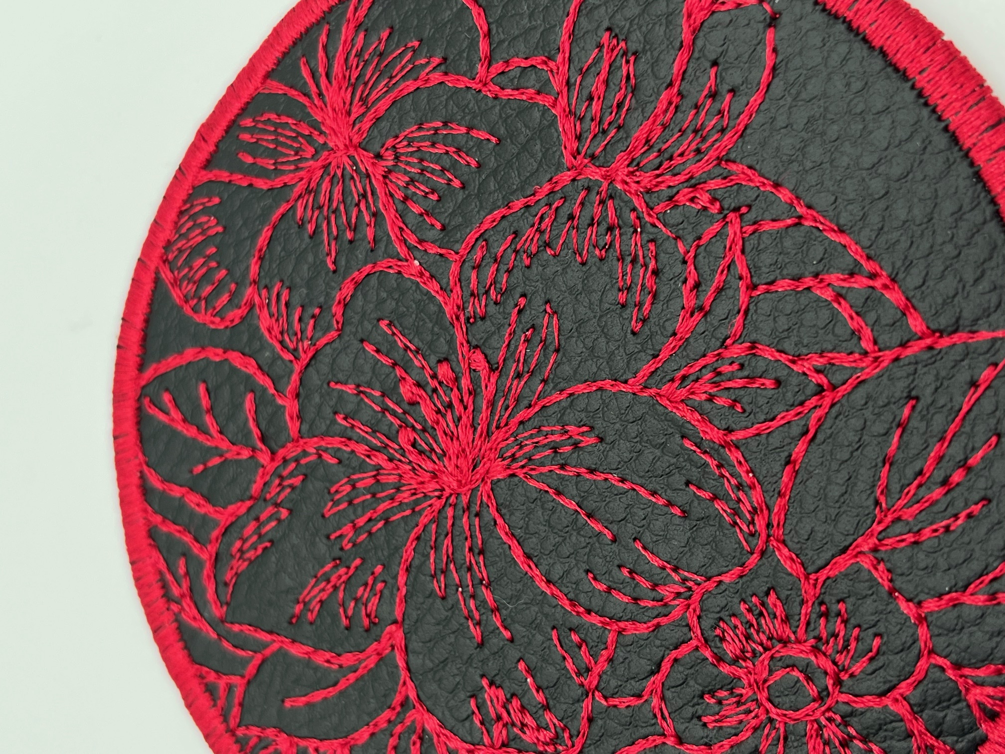 Geborduurde Onderzetter Bloem Fuchsia, set van 4