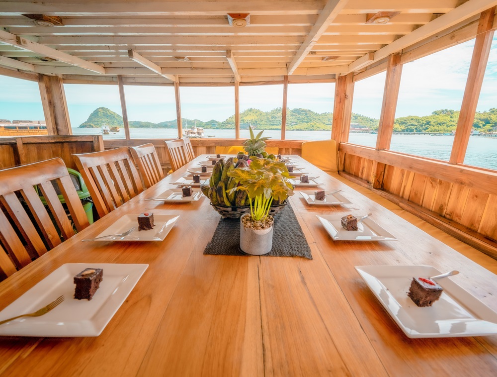 Sailing Komodo NK Jaya Phinisi