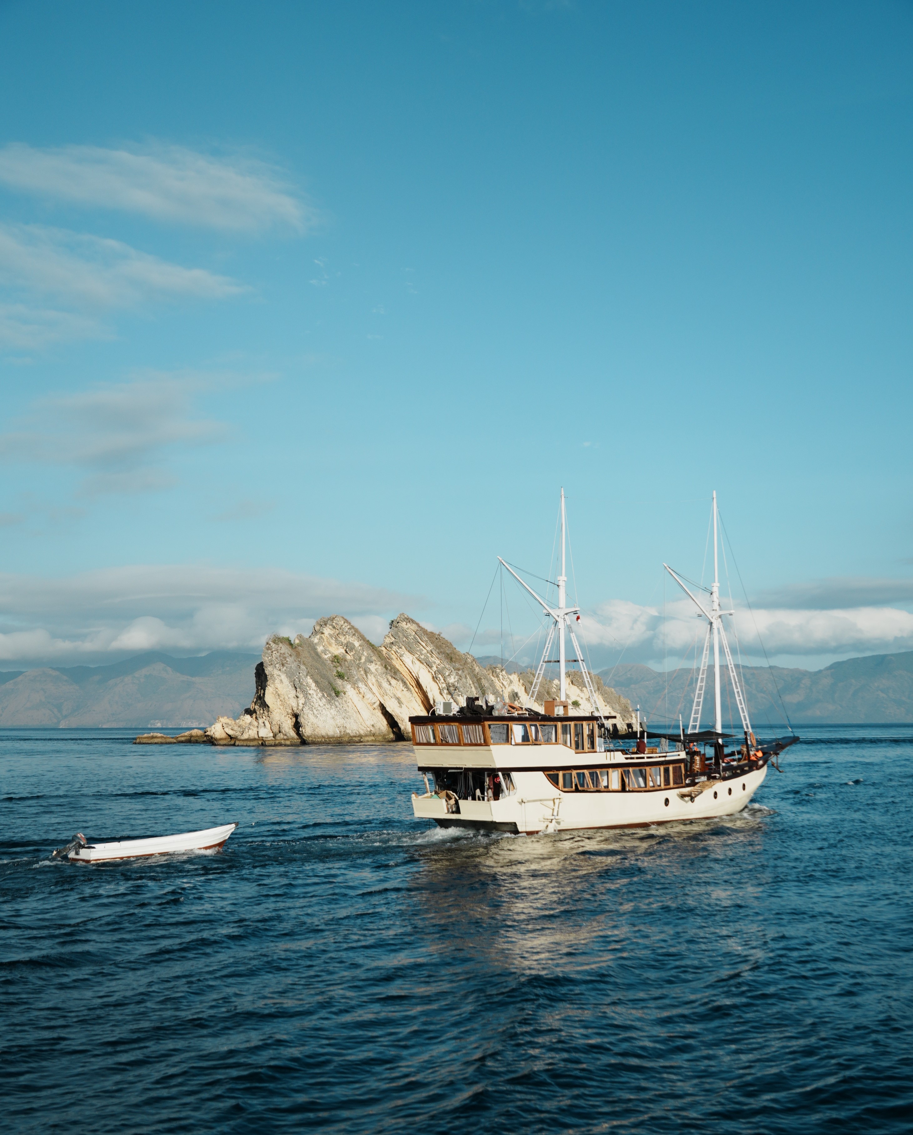 Sailing Komodo Alfathran